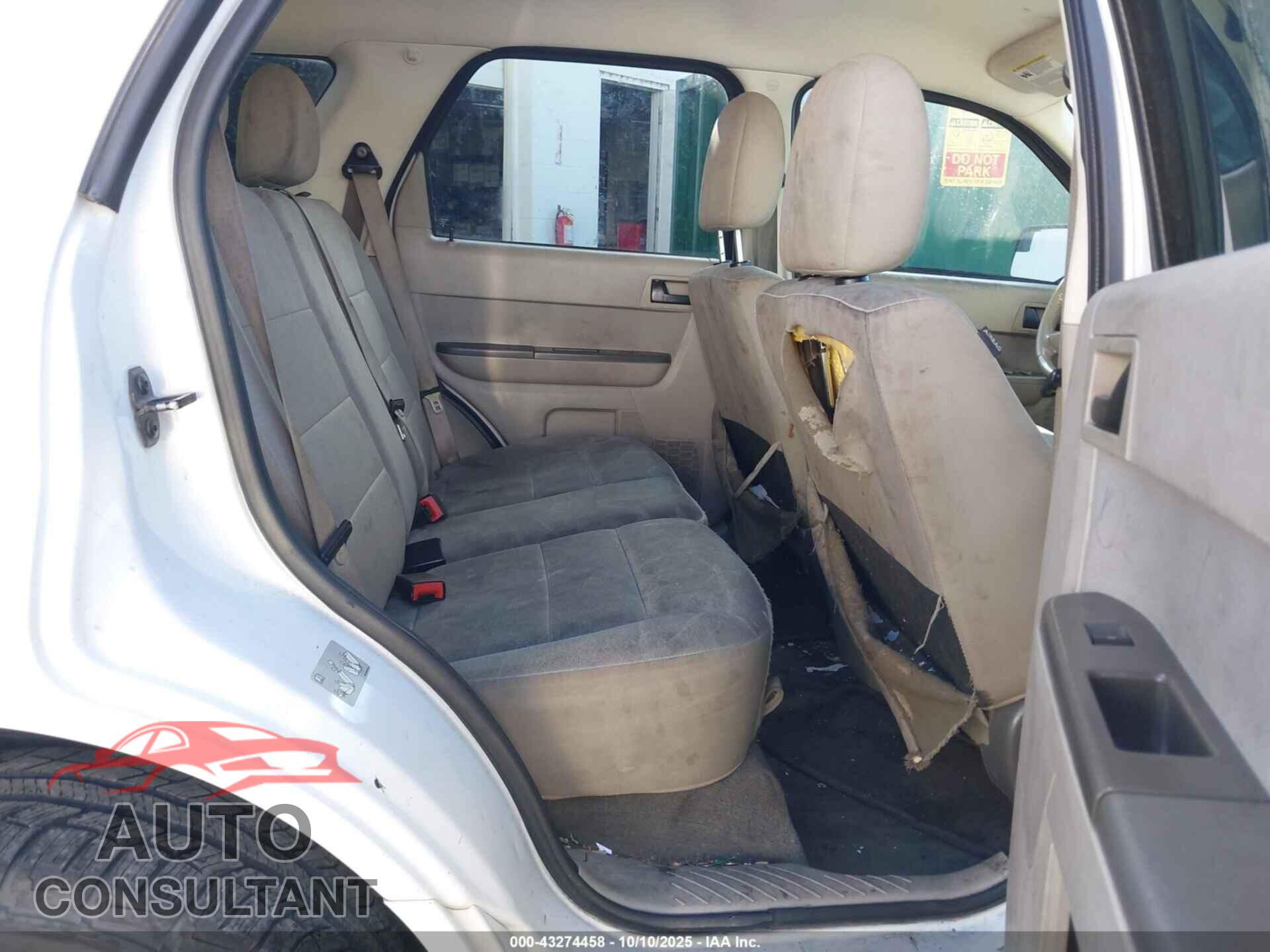 FORD ESCAPE 2010 - 1FMCU9DG8AKC84699