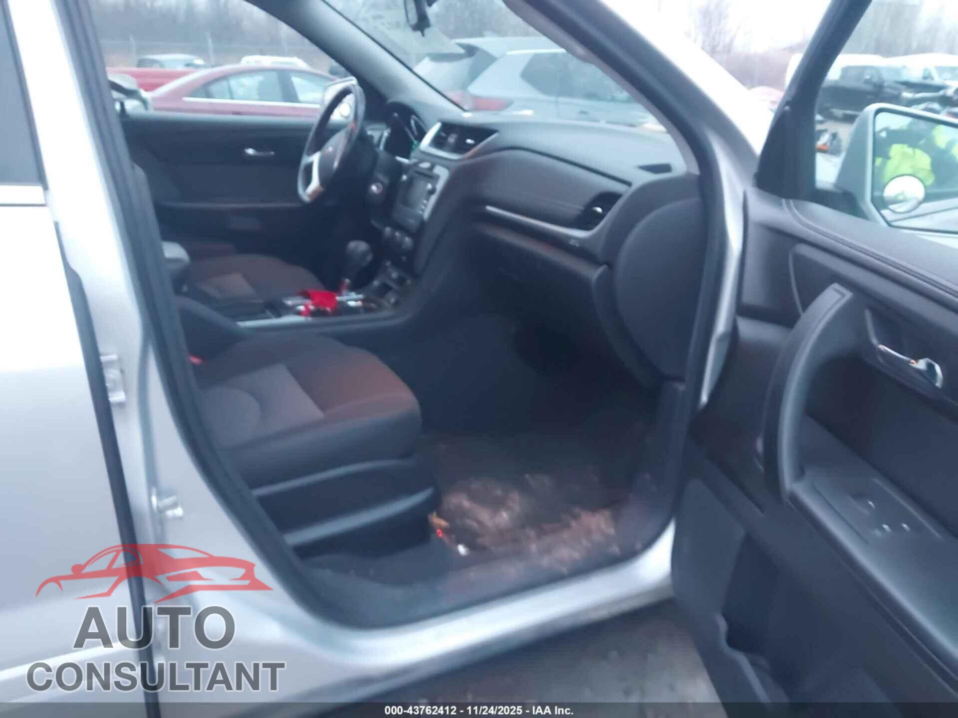 CHEVROLET TRAVERSE 2015 - 1GNKVGKD7FJ238070