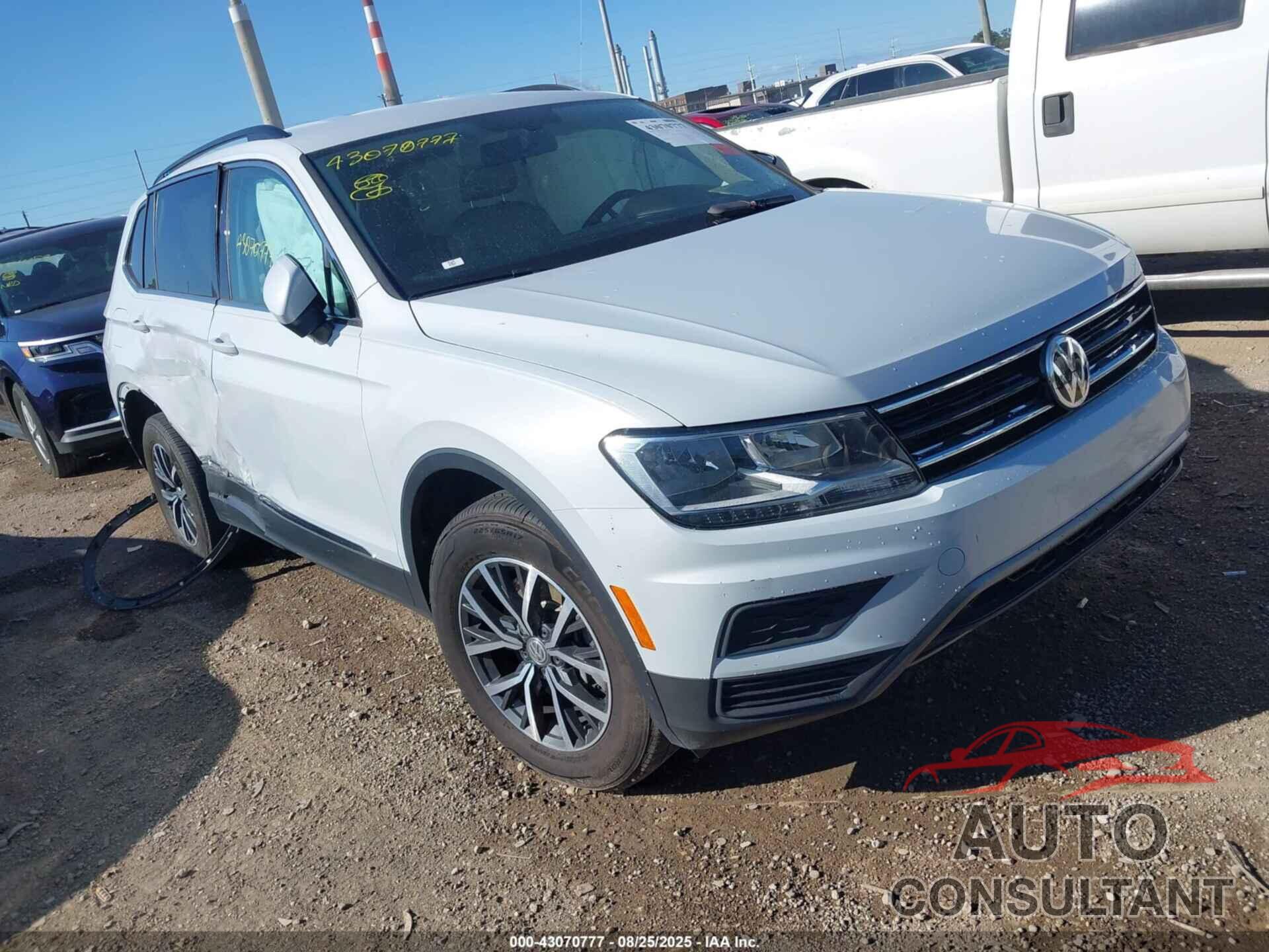 VOLKSWAGEN TIGUAN 2018 - 3VV2B7AX3JM220062