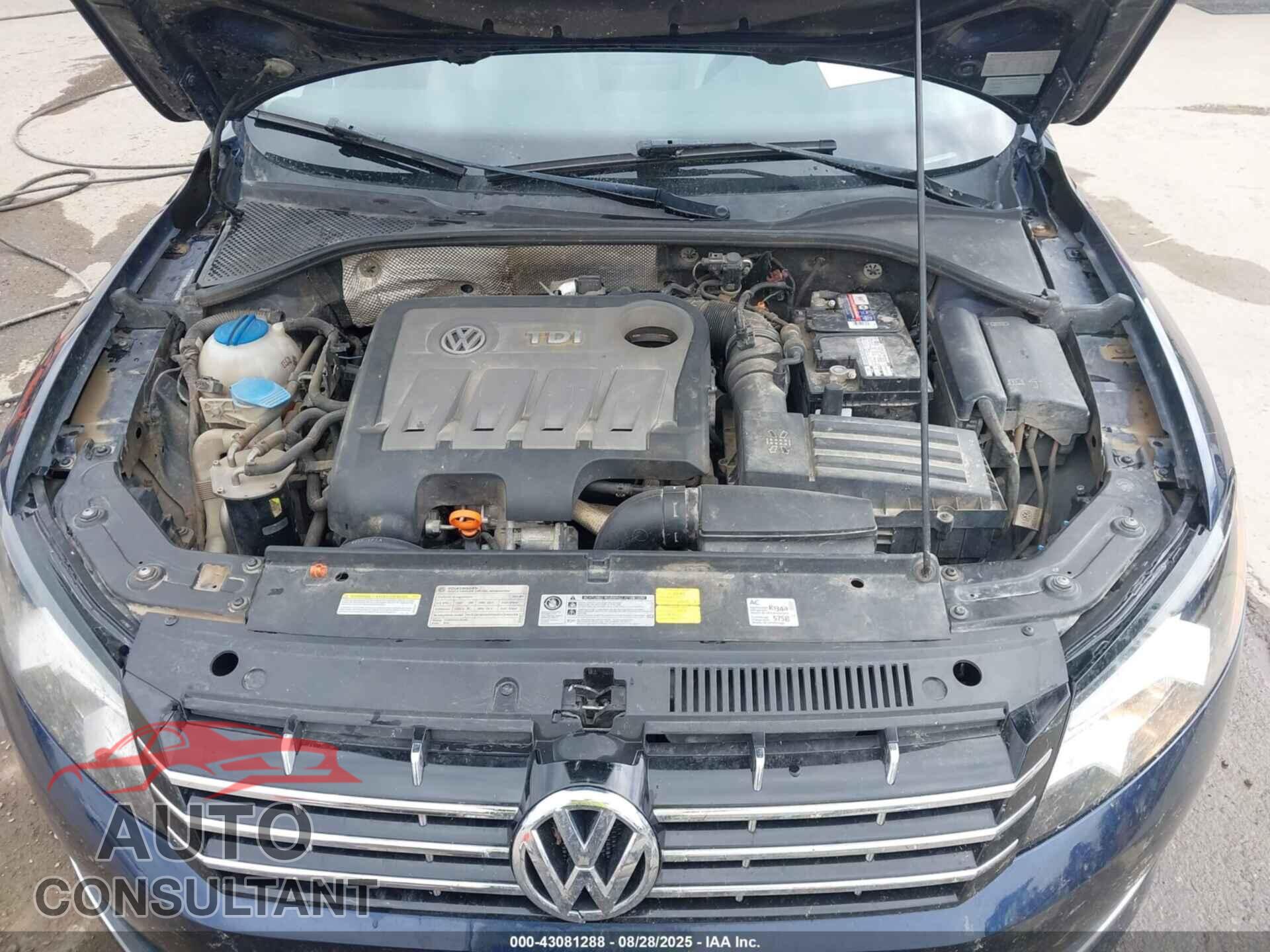 VOLKSWAGEN PASSAT 2012 - 1VWCN7A38CC016236