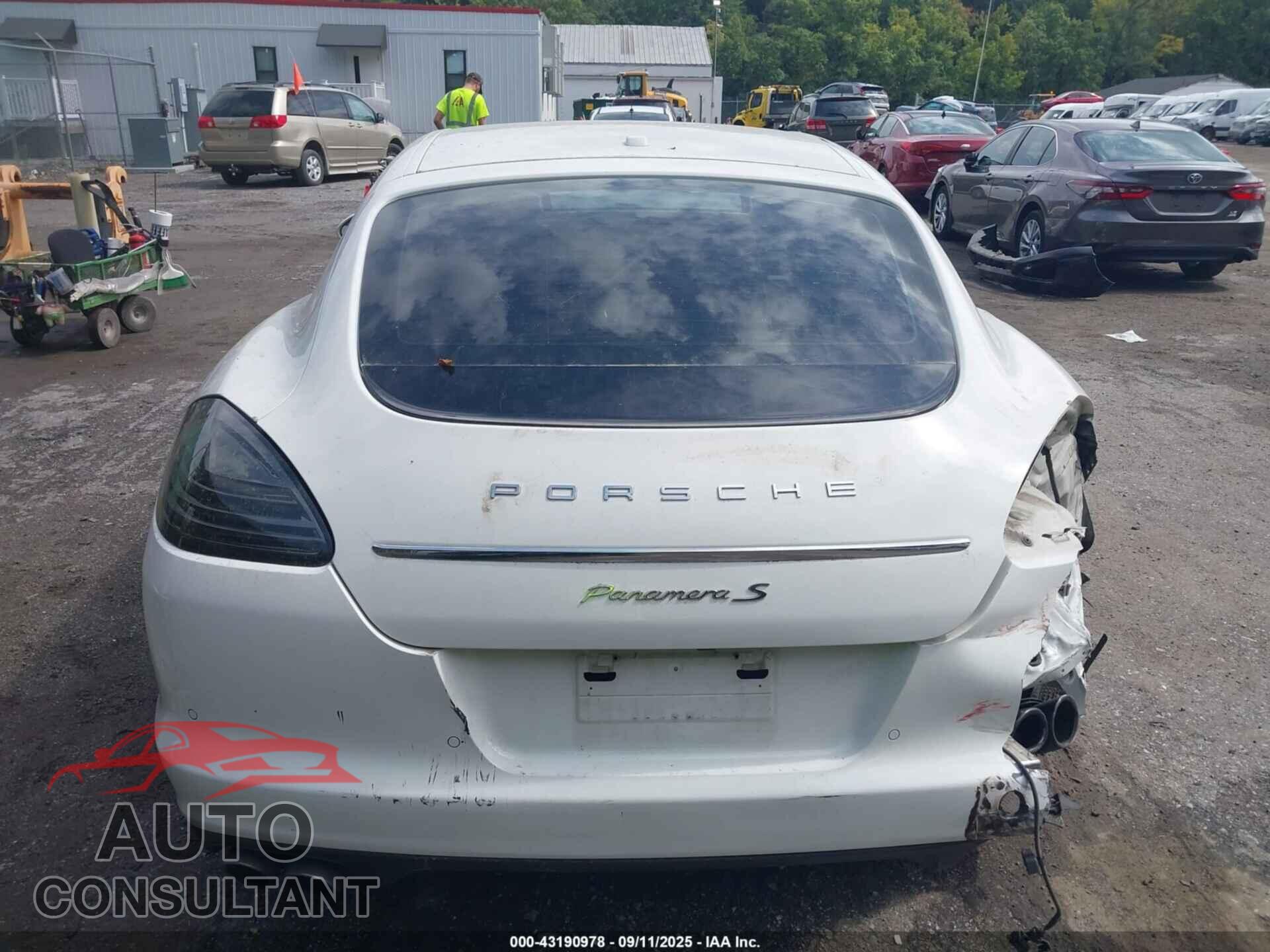 PORSCHE PANAMERA HYBRID 2012 - WP0AD2A77CL045343
