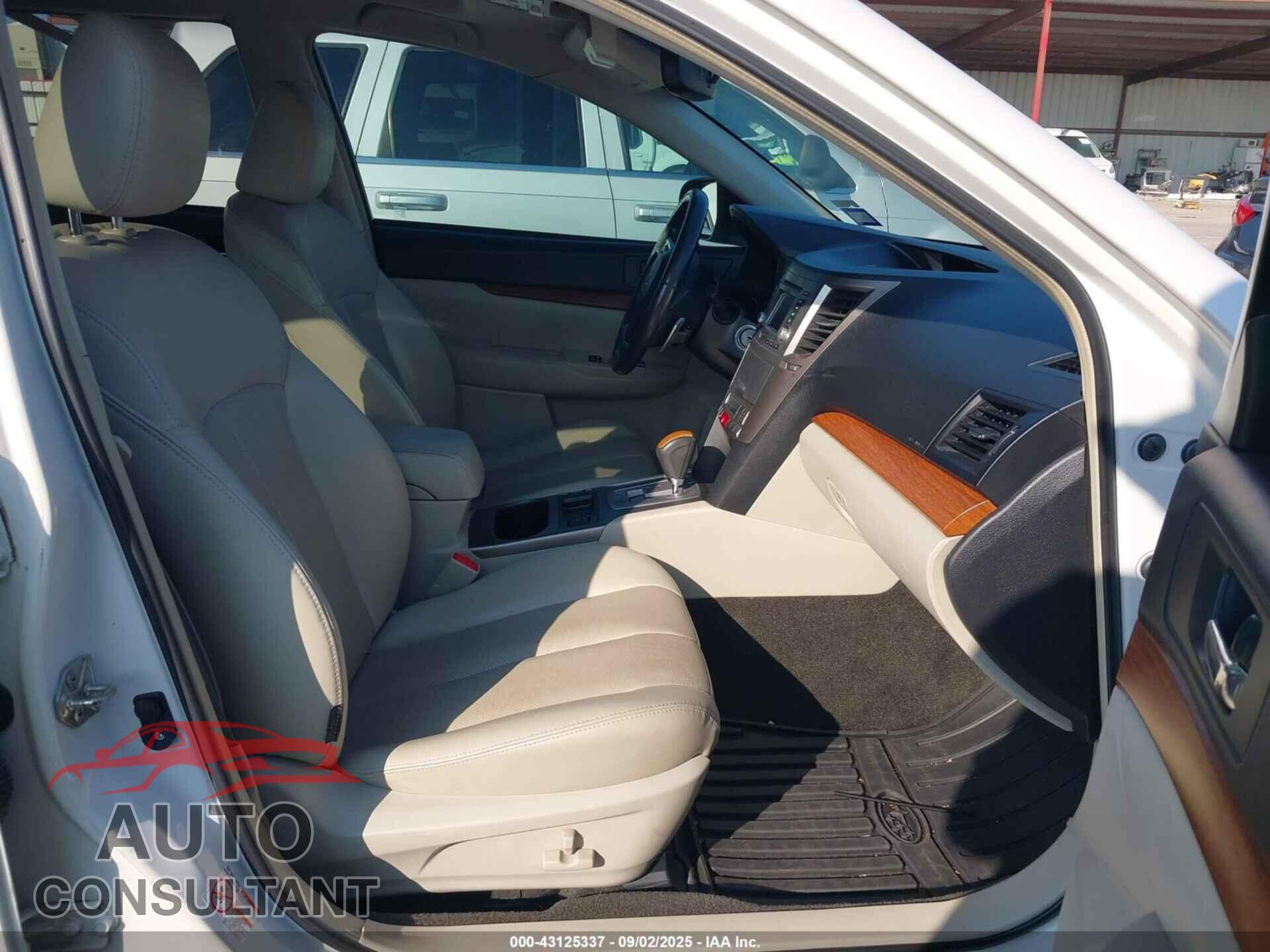 SUBARU OUTBACK 2014 - 4S4BRBLC4E3236412