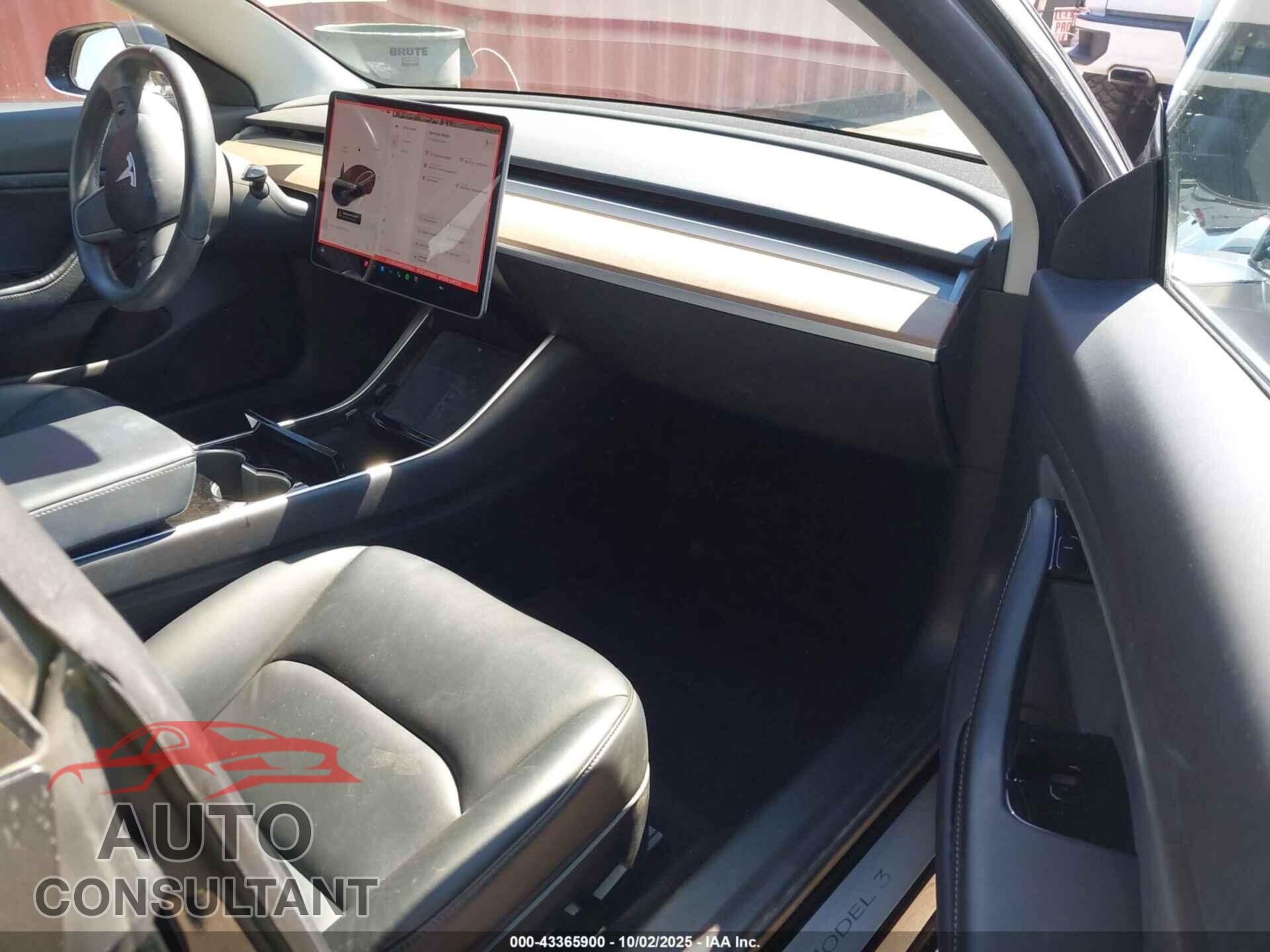 TESLA MODEL 3 2019 - 5YJ3E1EA5KF395822