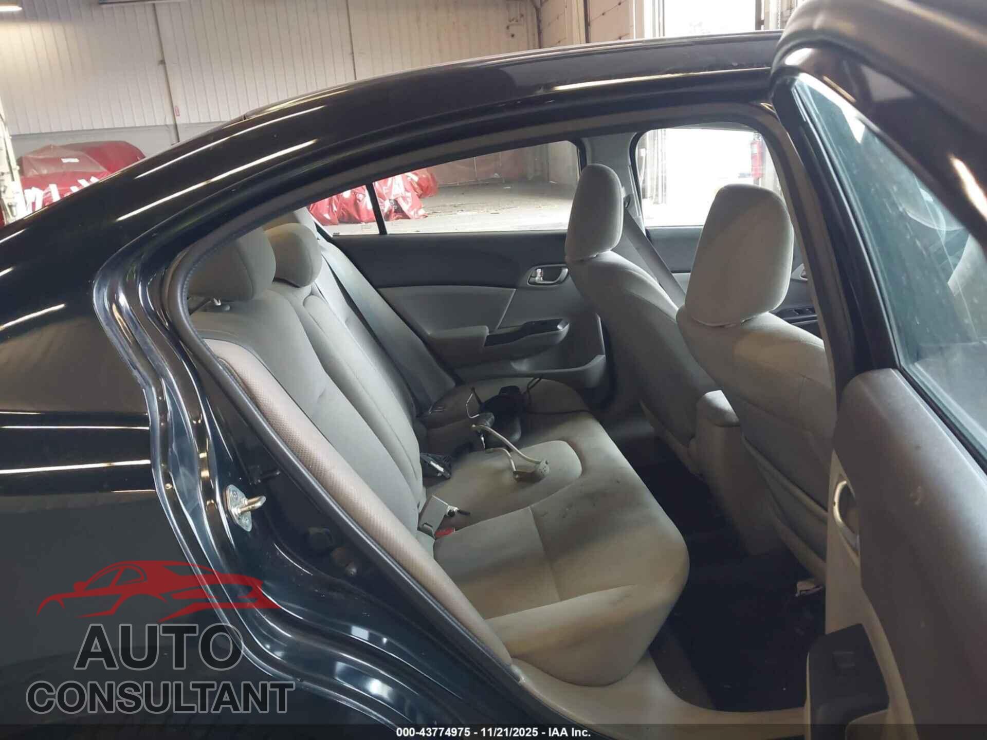 HONDA CIVIC 2012 - 2HGFB2F84CH576897