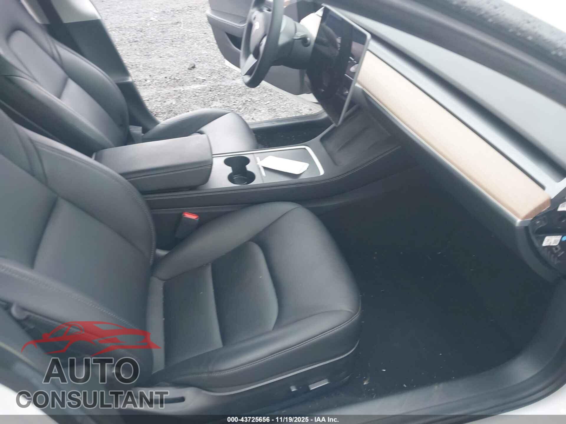 TESLA MODEL 3 2021 - 5YJ3E1EB8MF032863