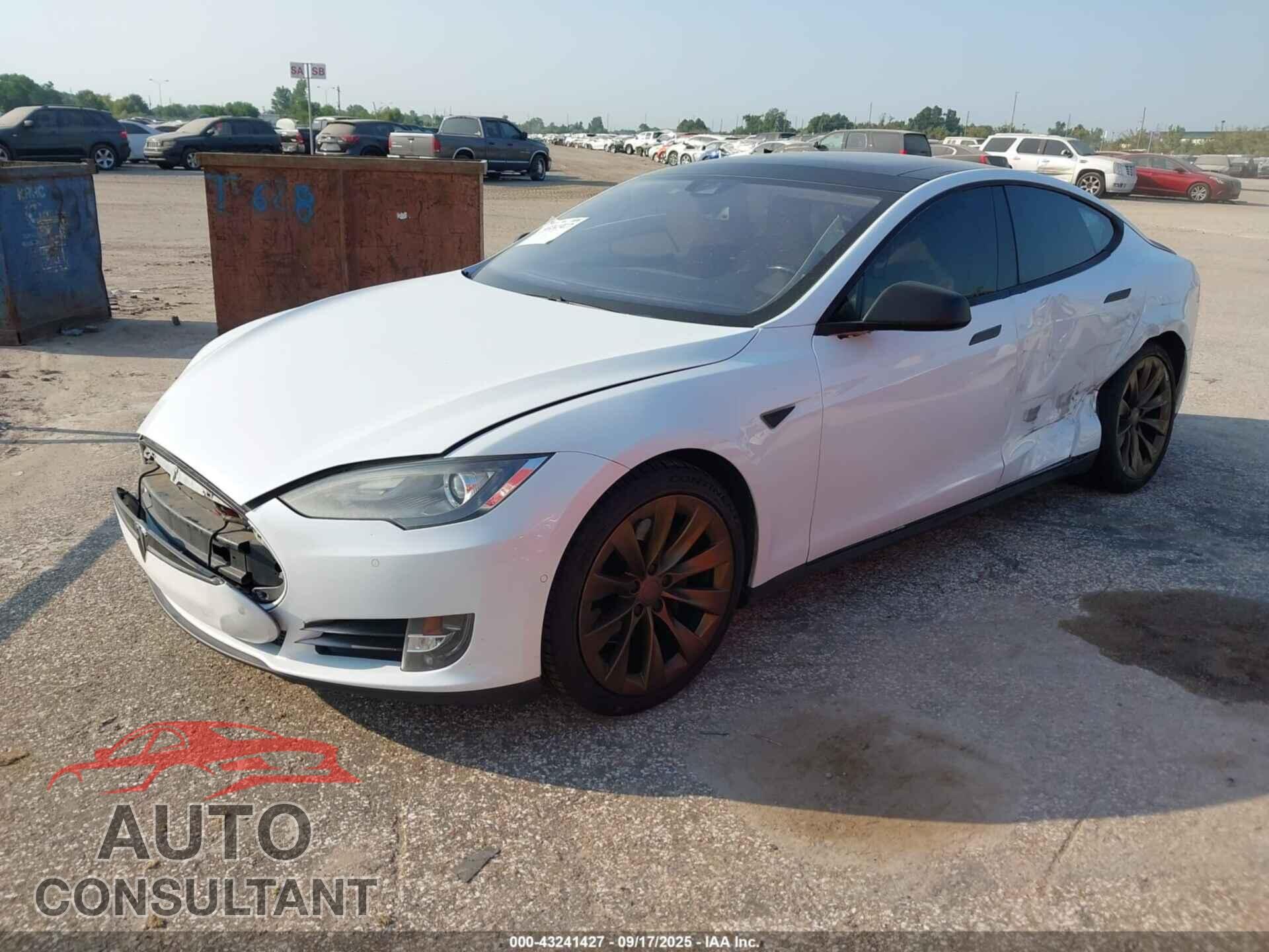TESLA MODEL S 2015 - 5YJSA1S22FF082785