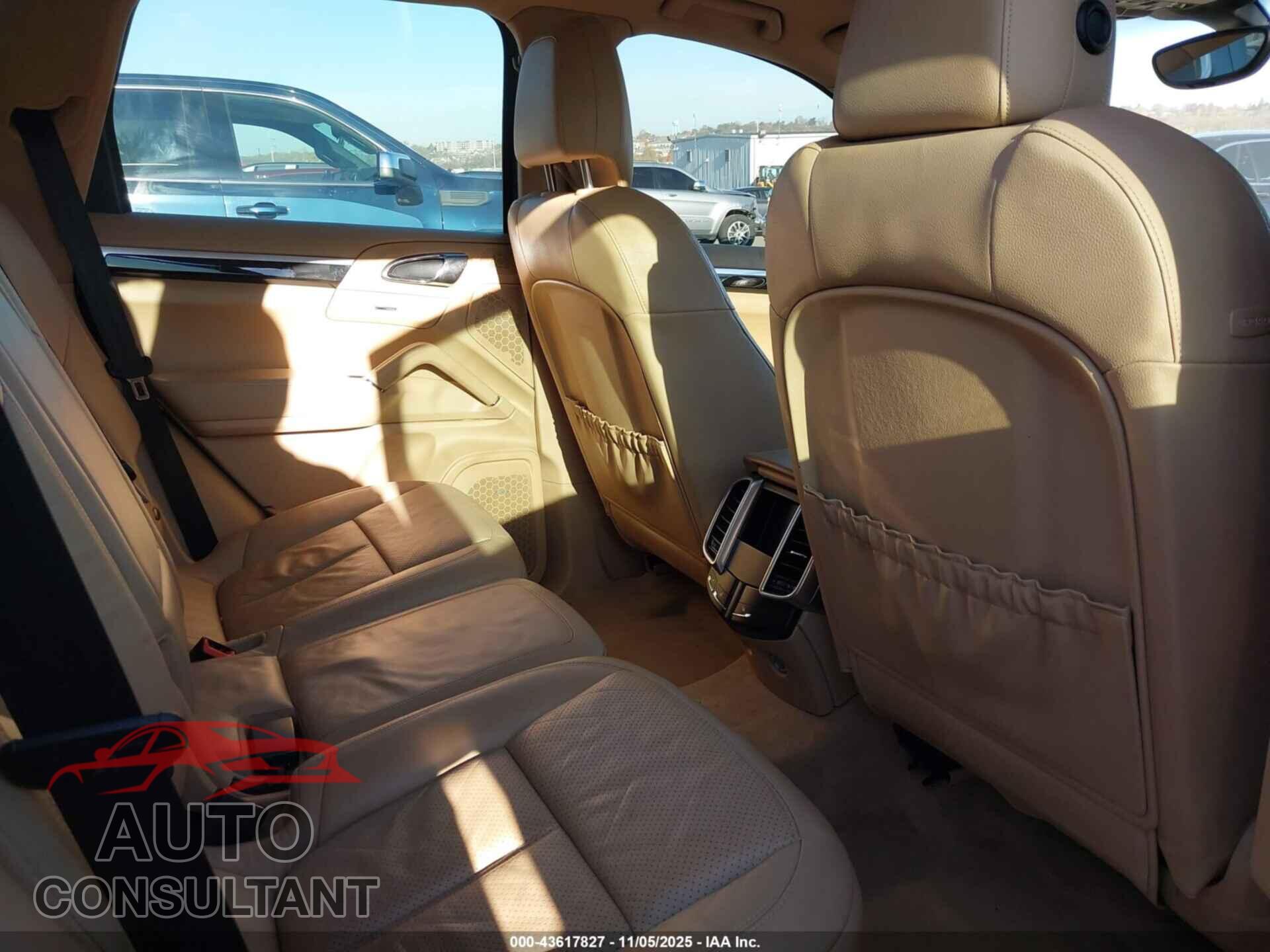 PORSCHE CAYENNE 2012 - WP1AA2A2XCLA00716
