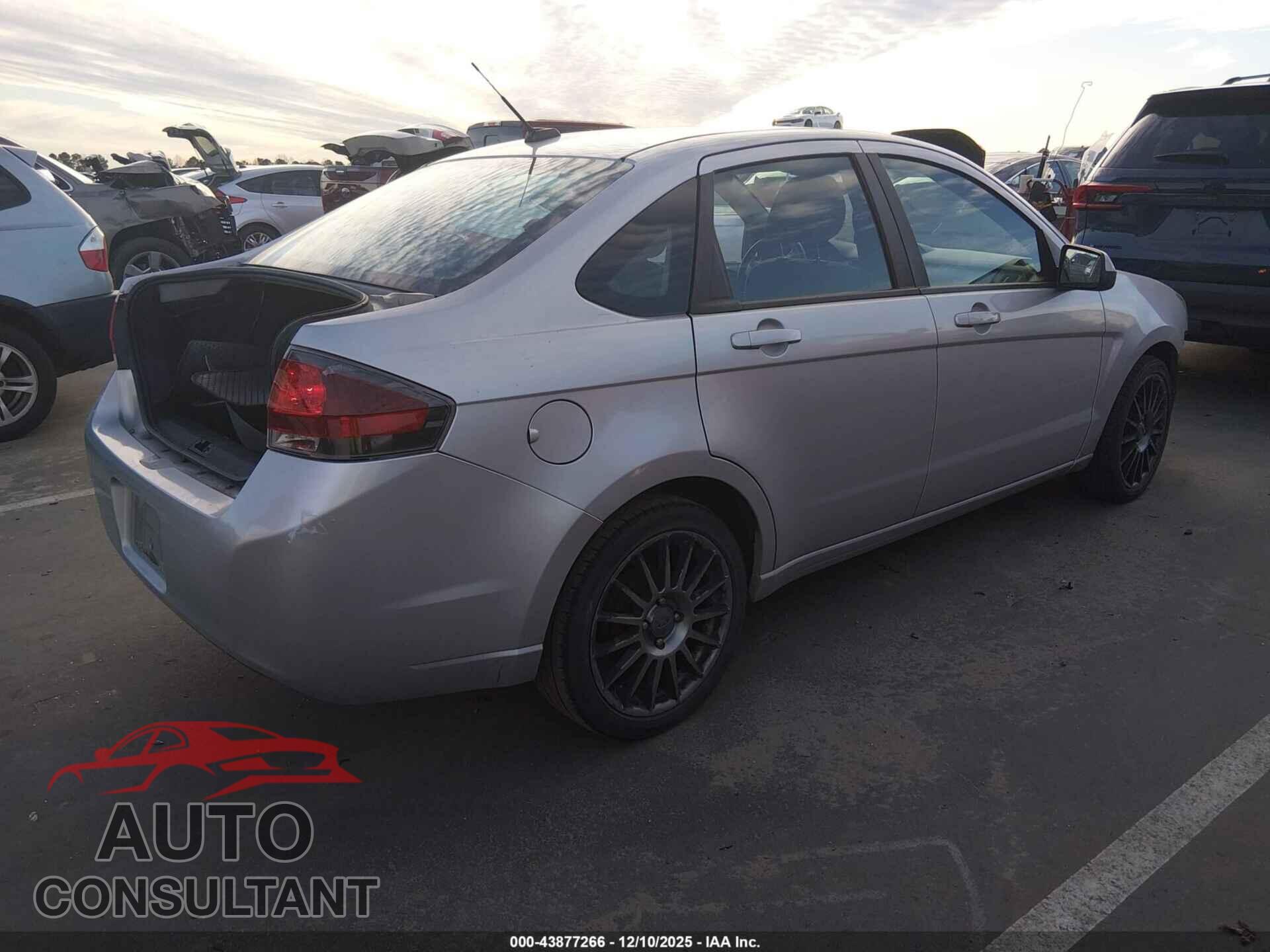 FORD FOCUS 2011 - 1FAHP3GN7BW143311