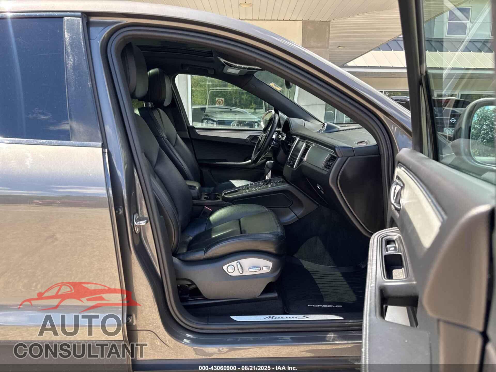 PORSCHE MACAN 2015 - WP1AB2A55FLB51524