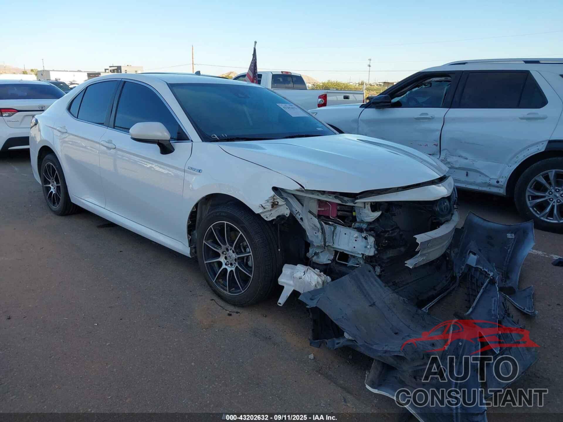TOYOTA CAMRY 2021 - 4T1C31AK3MU560440