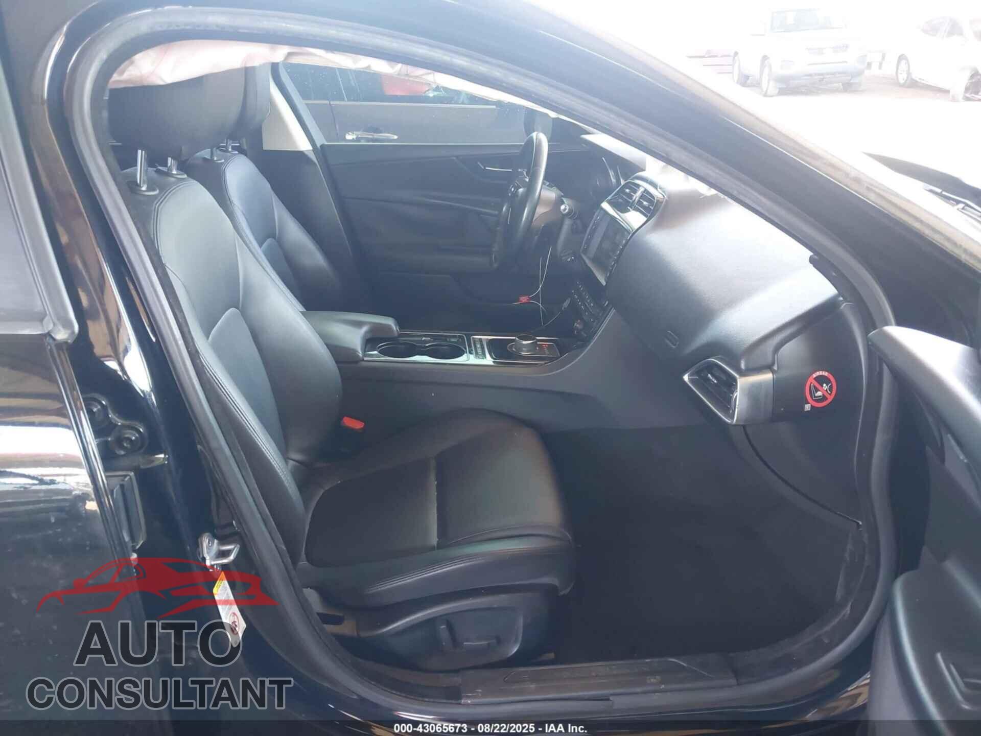 JAGUAR XE 2017 - SAJAD4BV9HA964676