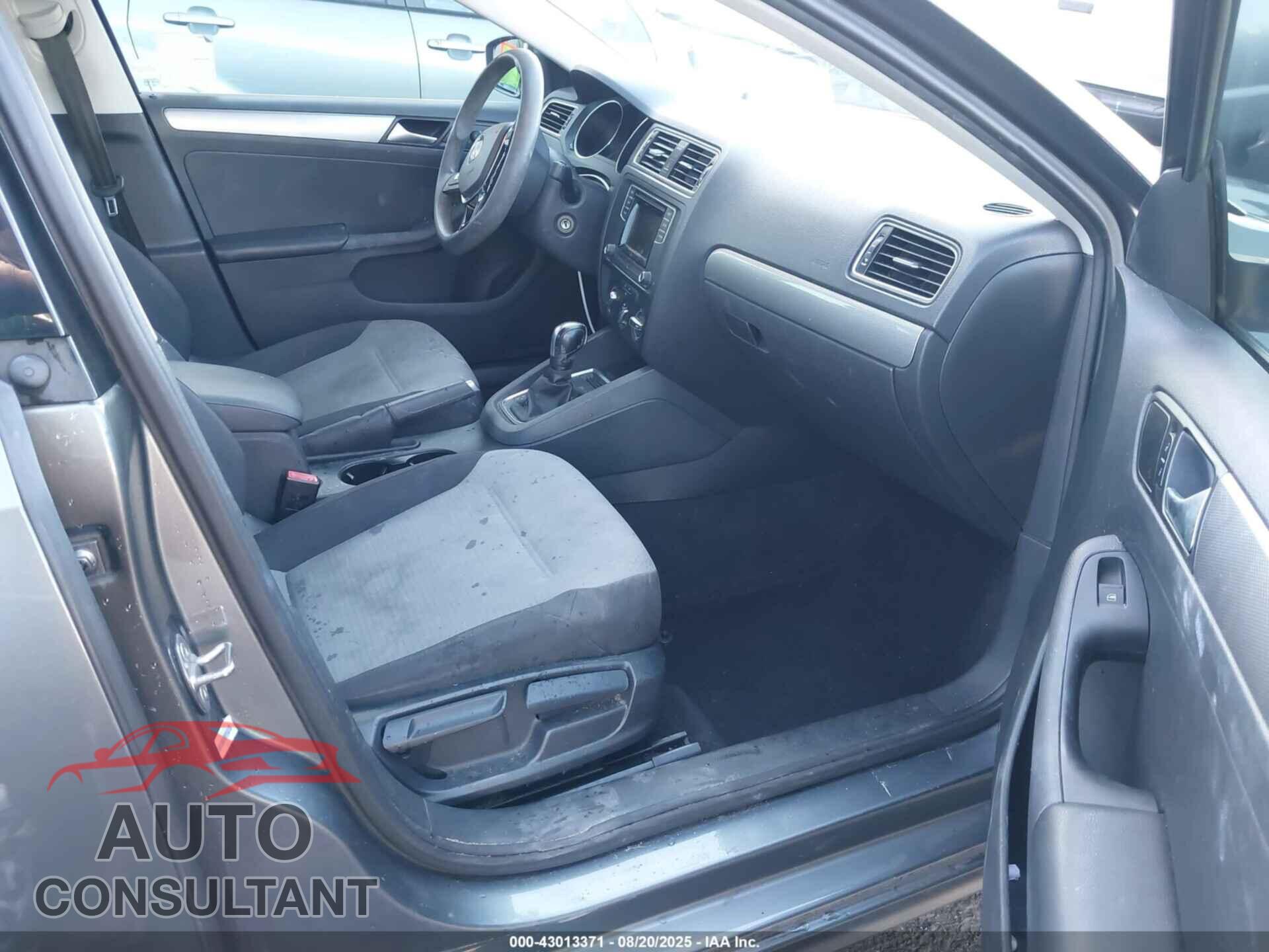 VOLKSWAGEN JETTA 2017 - 3VW2B7AJ3HM343782