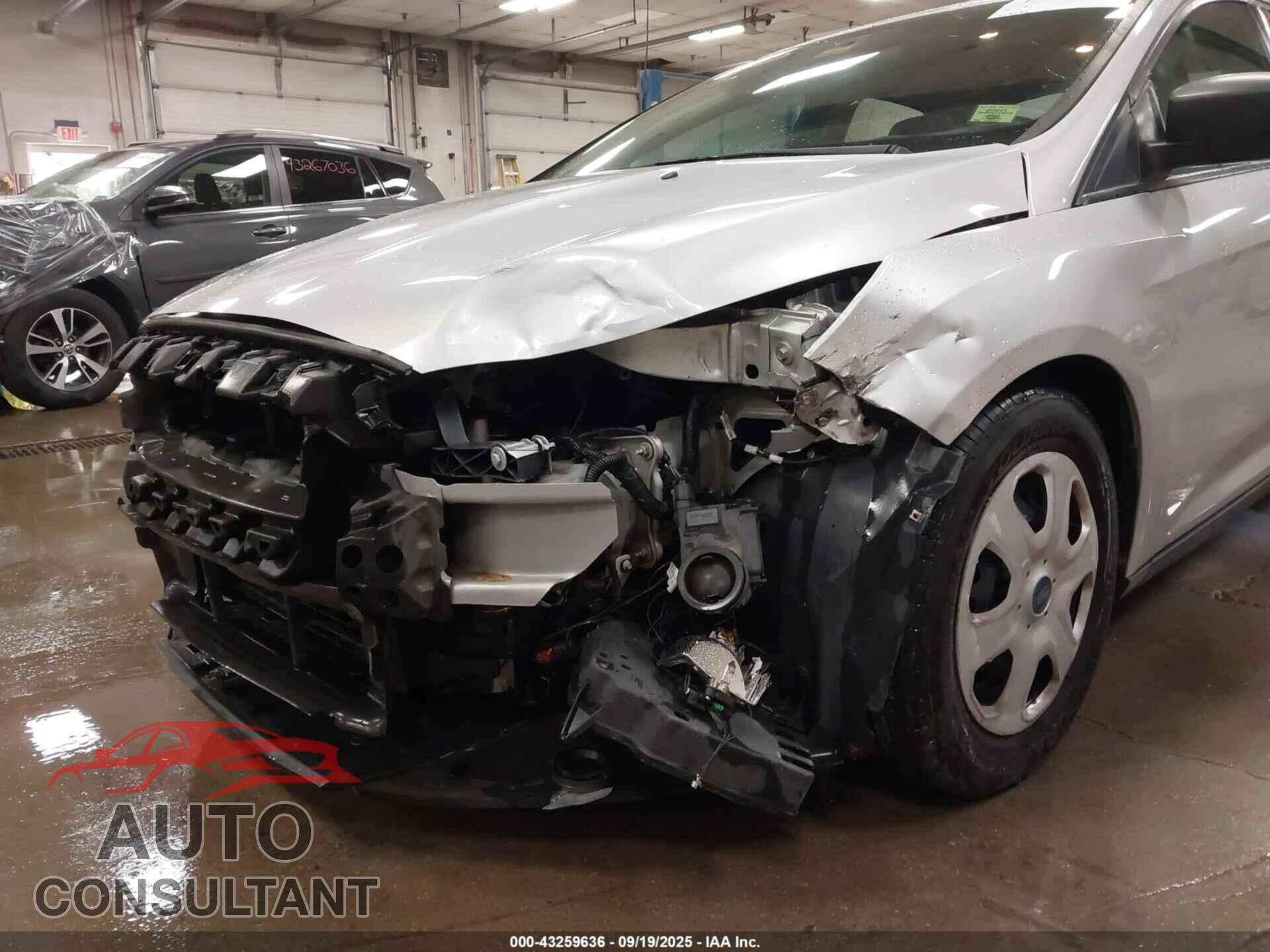 FORD FOCUS 2017 - 1FADP3E21HL212186