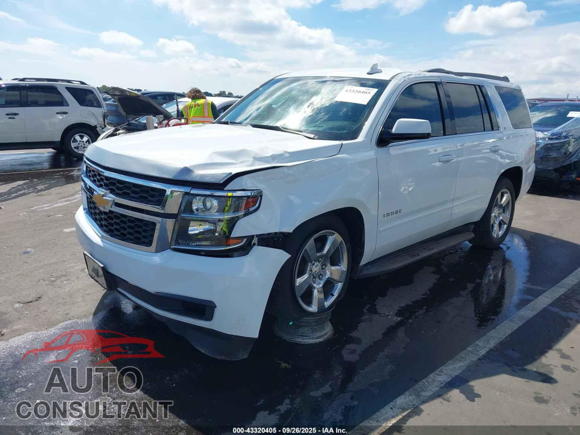 CHEVROLET TAHOE 2017 - 1GNSCBKC2HR355687