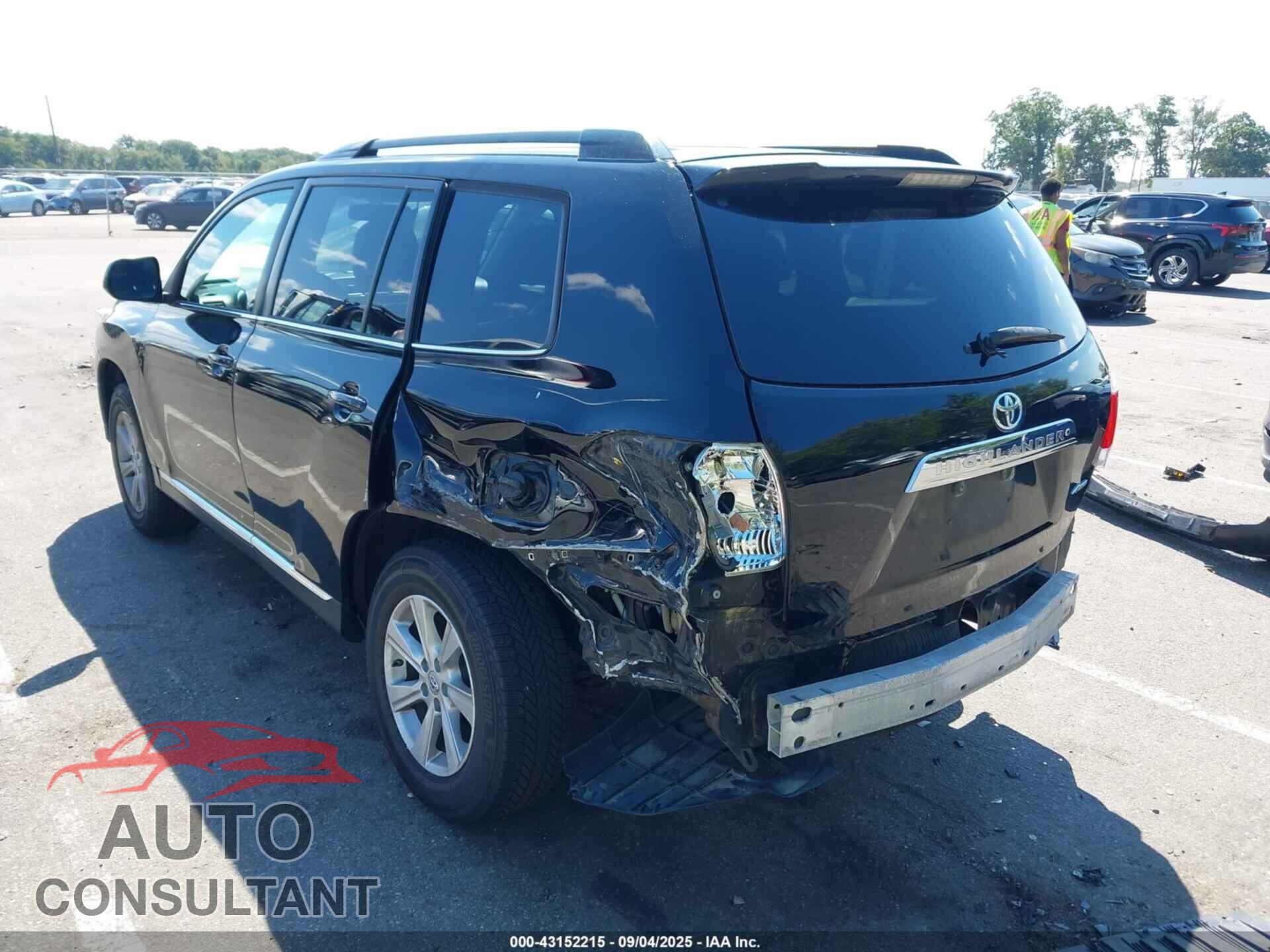 TOYOTA HIGHLANDER 2013 - 5TDBK3EH8DS211713