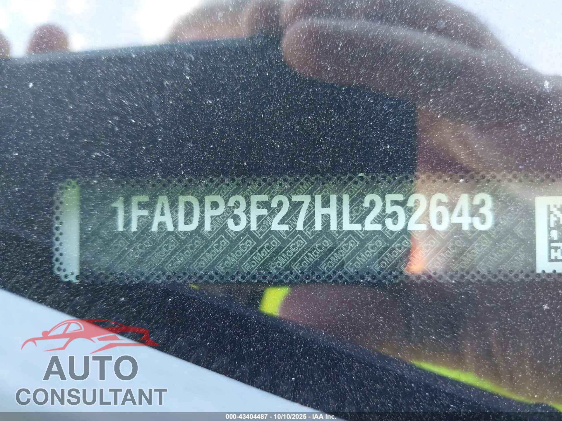 FORD FOCUS 2017 - 1FADP3F27HL252643
