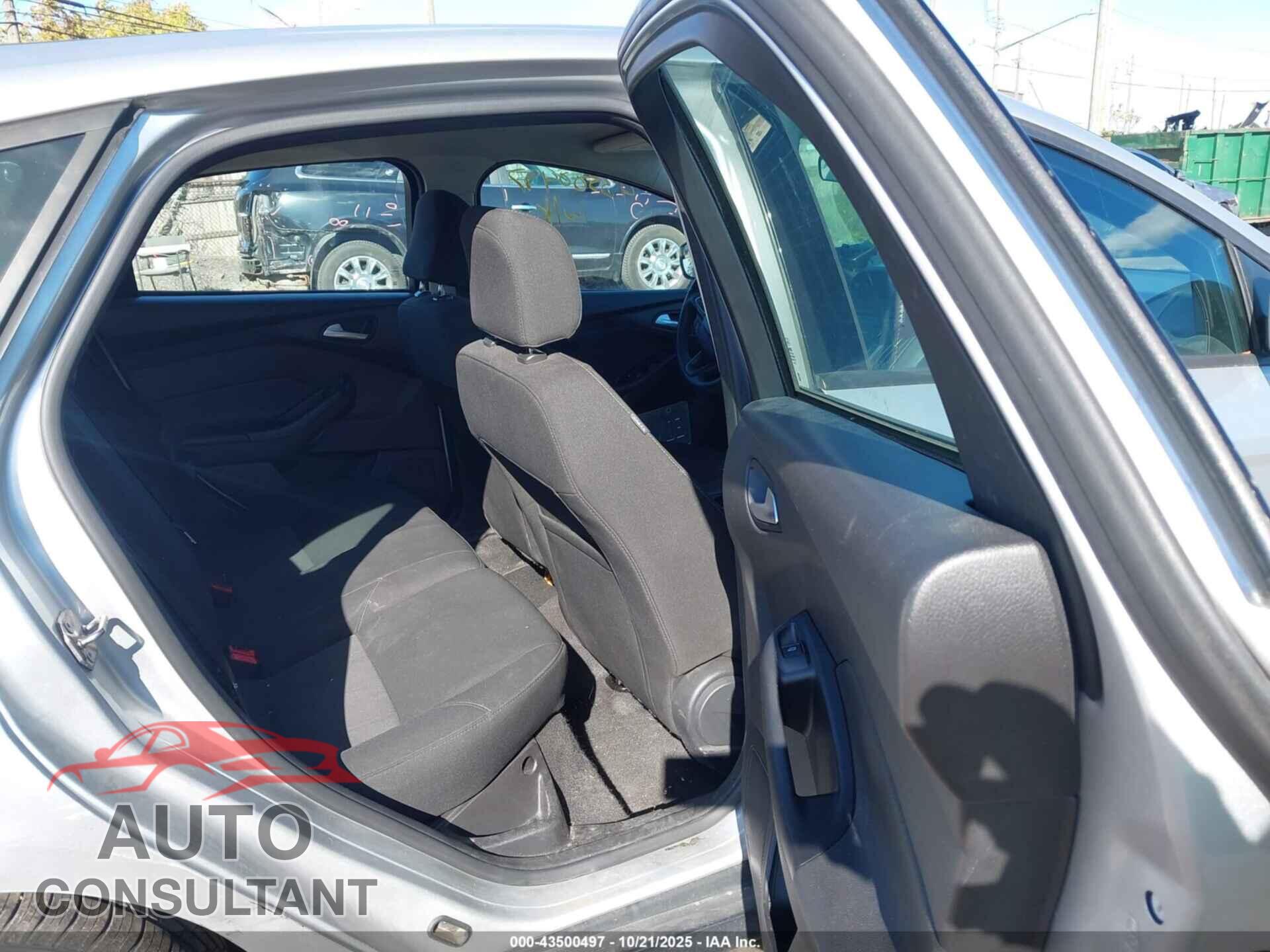 FORD FOCUS 2017 - 1FADP3K2XHL302005