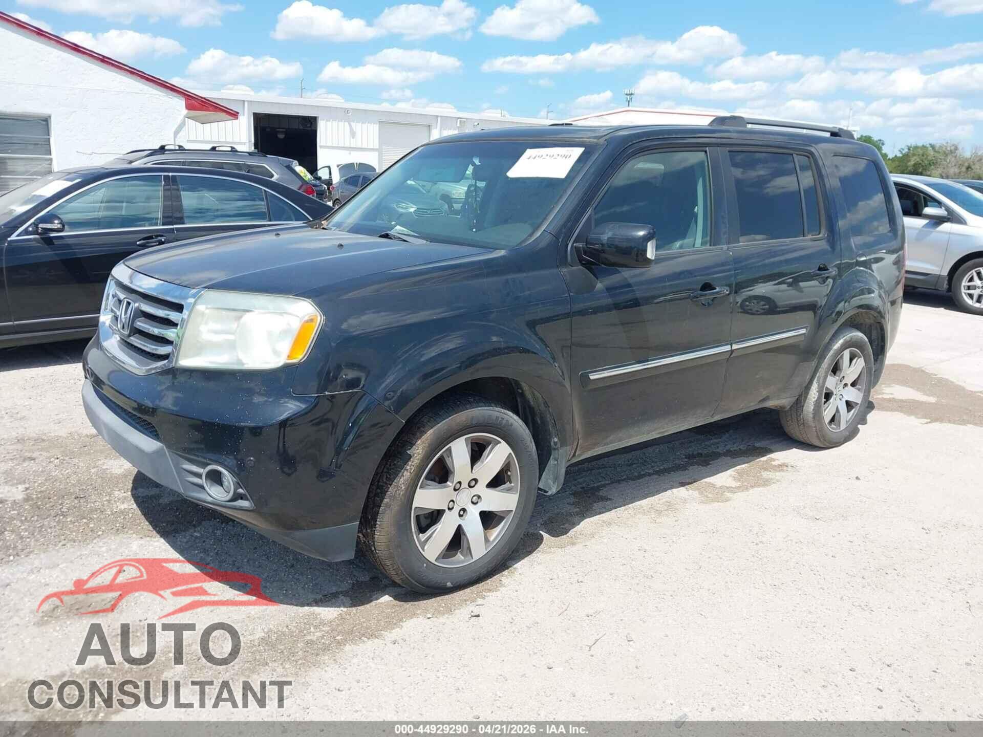 HONDA PILOT 2015 - 5FNYF3H94FB024656