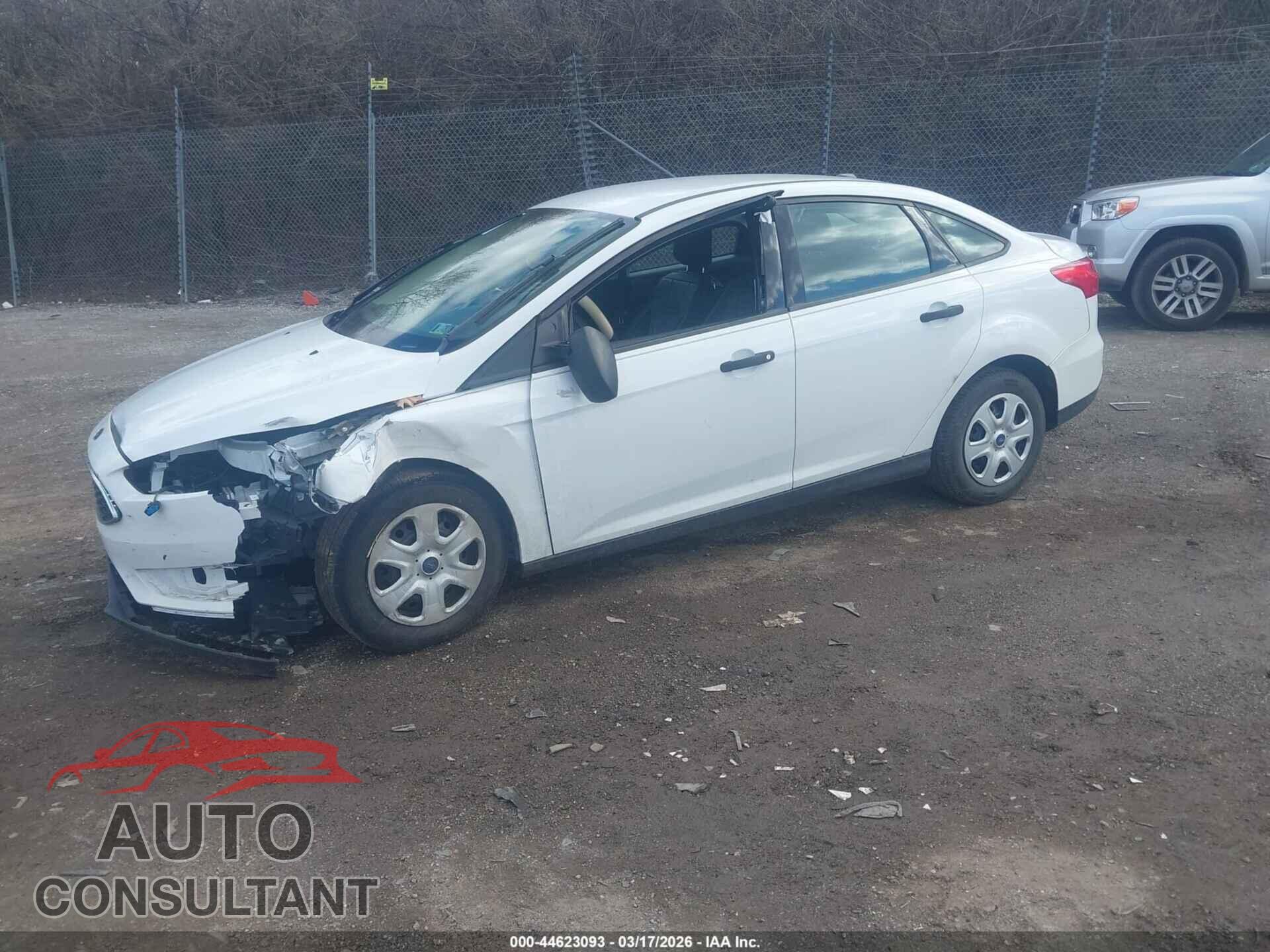 FORD FOCUS 2017 - 1FADP3E20HL256132