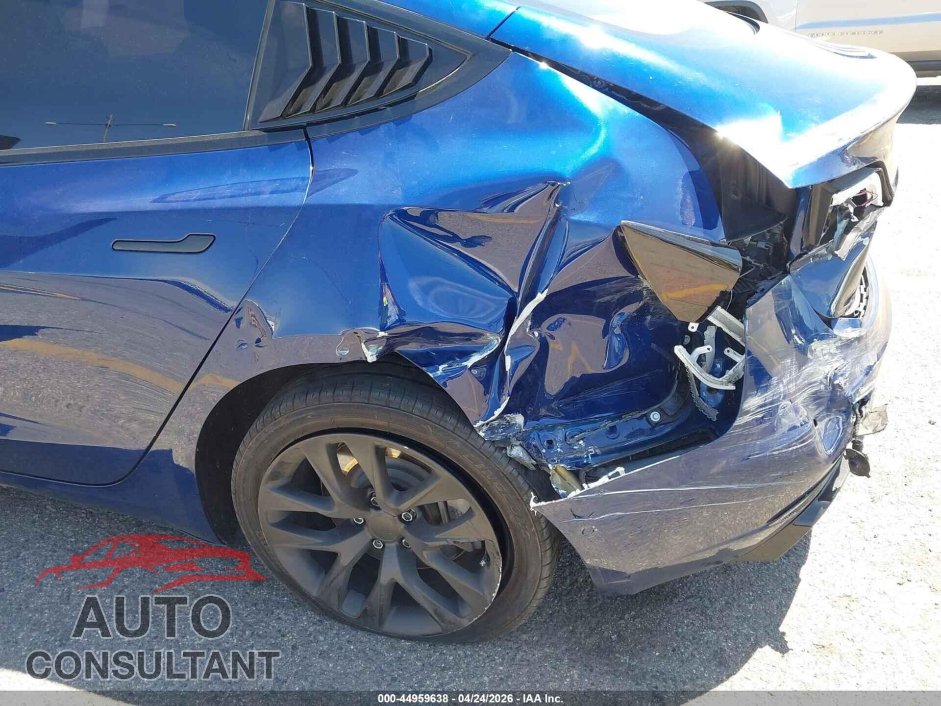 TESLA MODEL 3 2018 - 5YJ3E1EA0JF059851