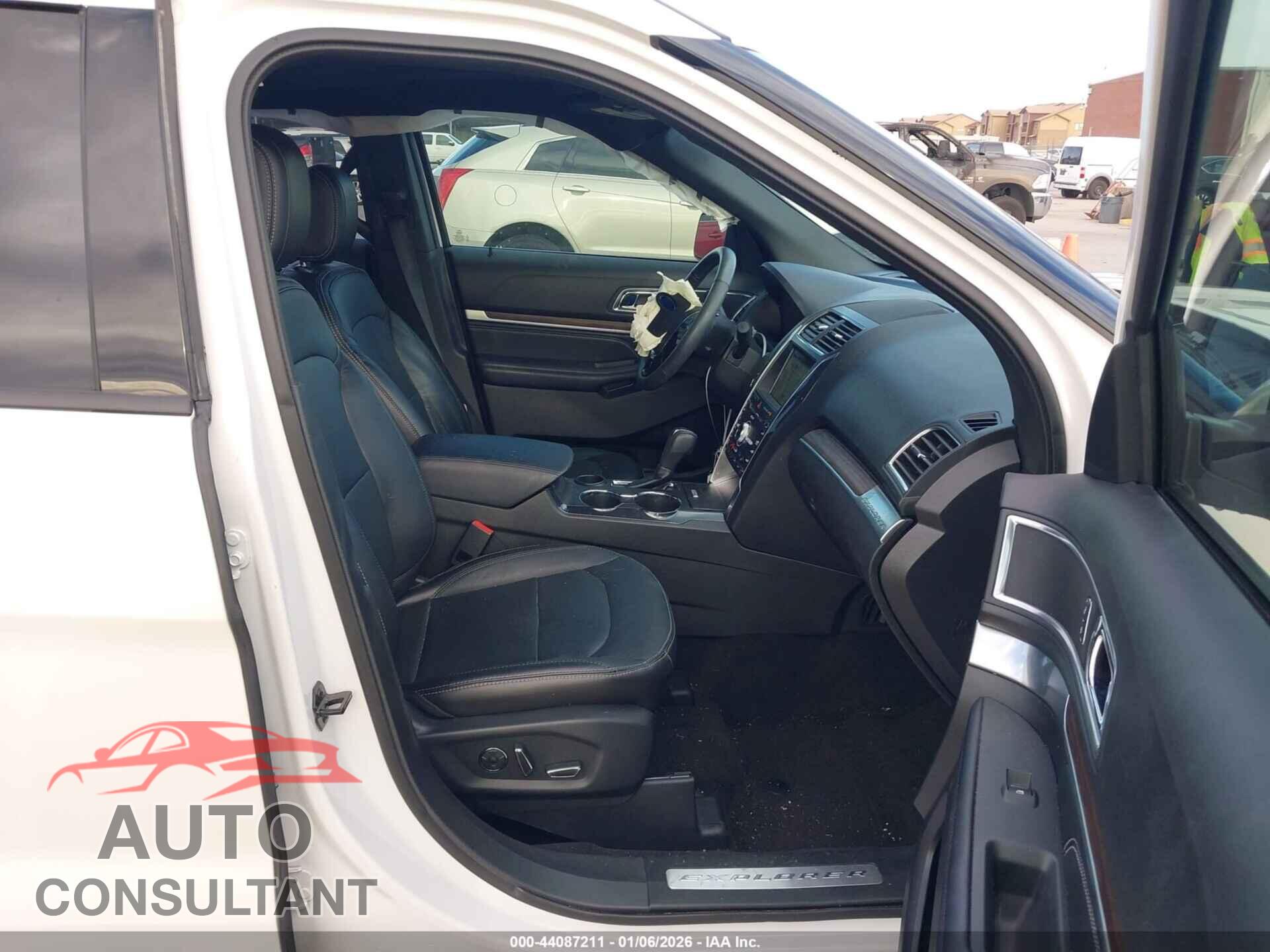 FORD EXPLORER 2018 - 1FM5K7F83JGB77619