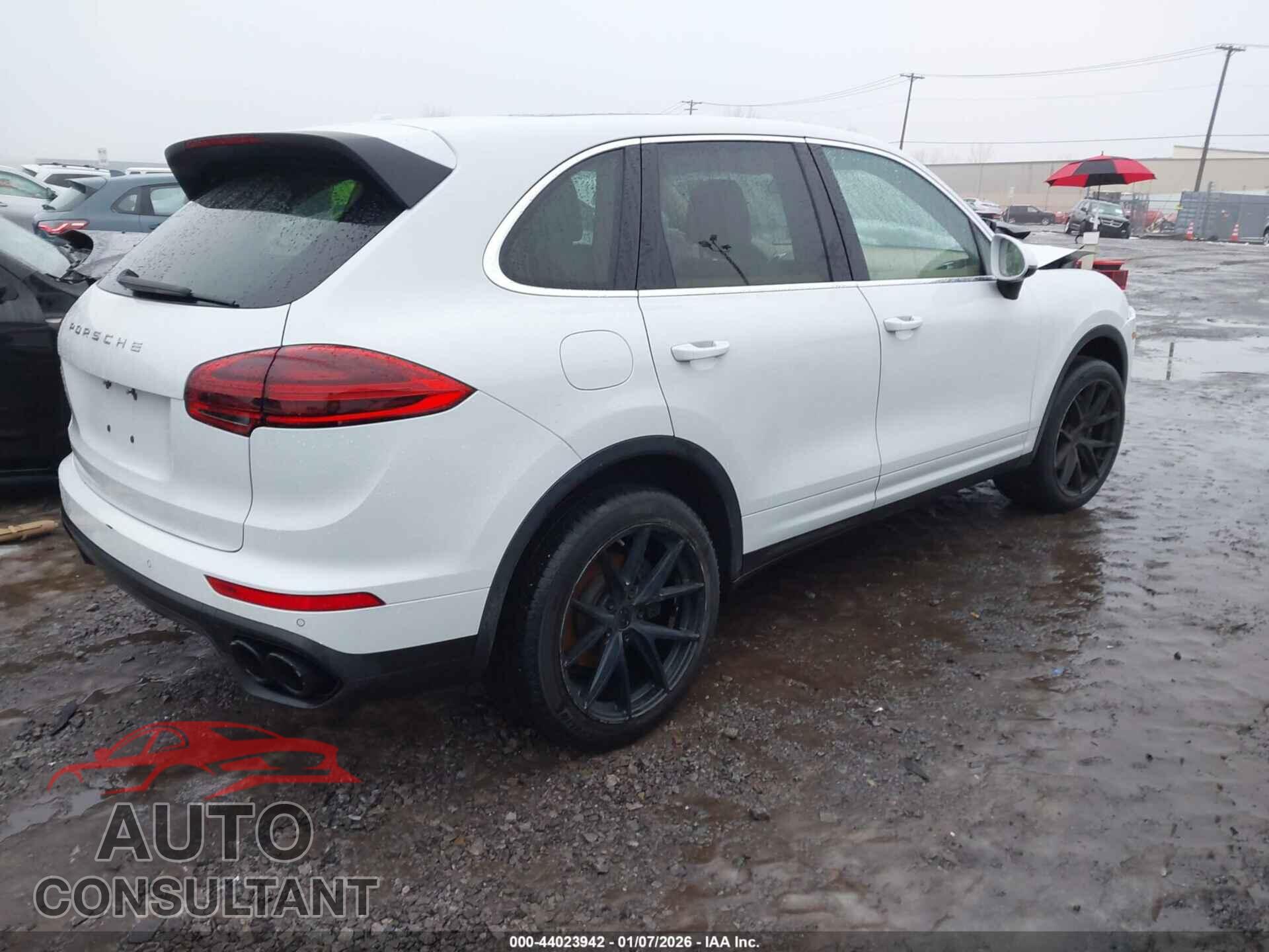 PORSCHE CAYENNE 2016 - WP1AA2A28GKA12343
