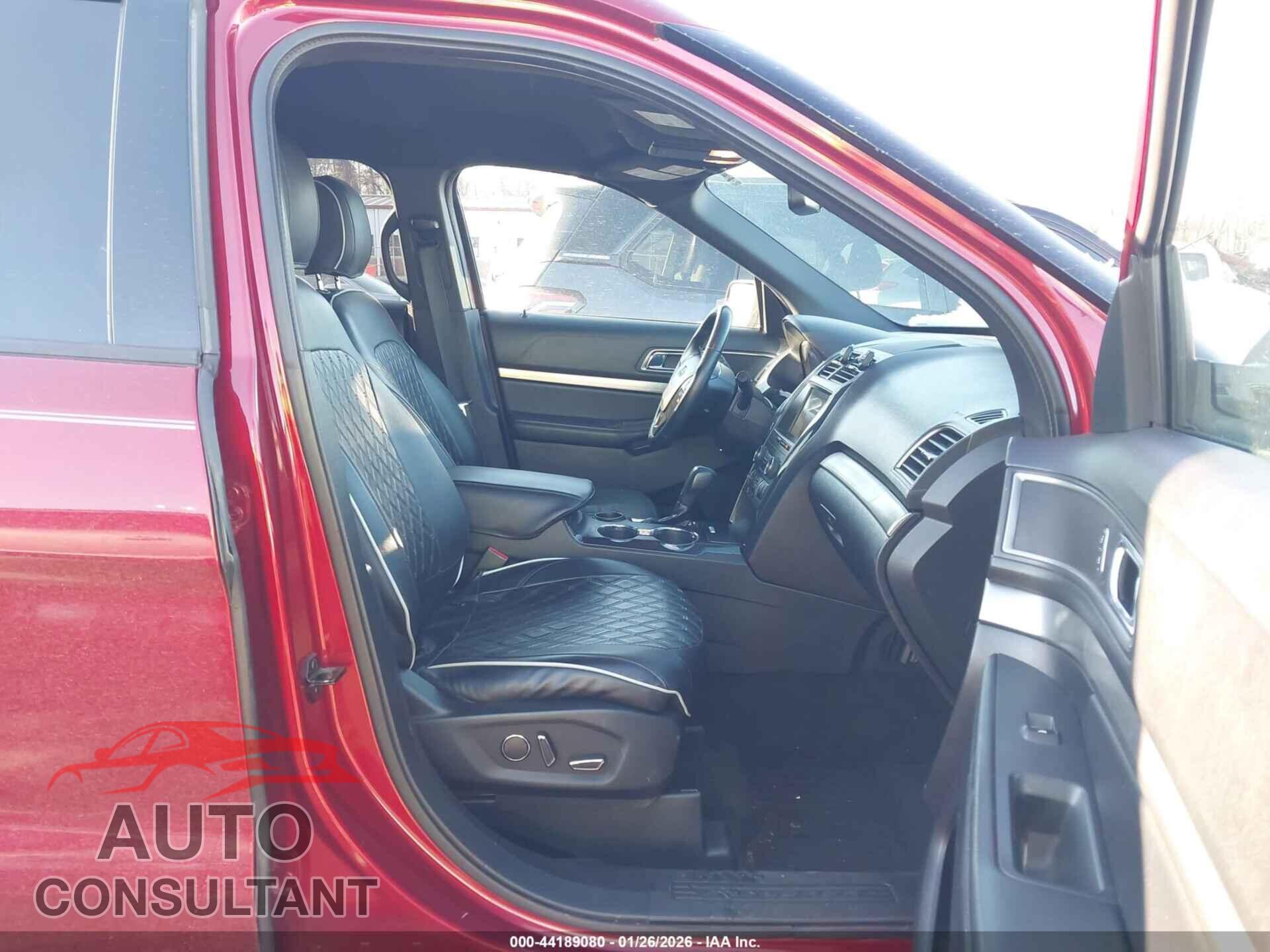 FORD EXPLORER 2018 - 1FM5K7D85JGB76653