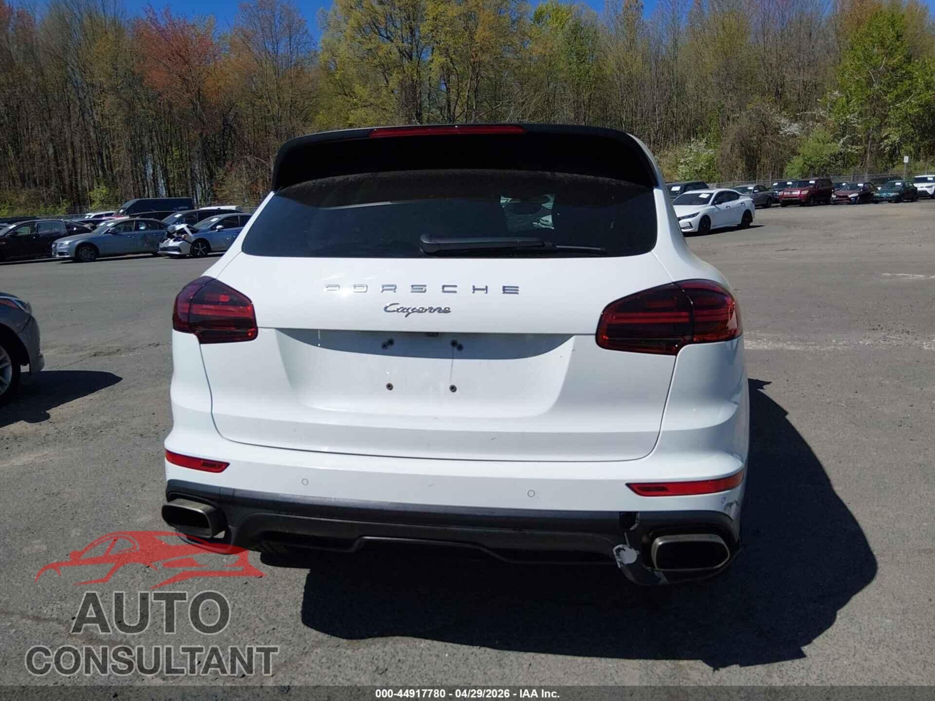 PORSCHE CAYENNE 2016 - WP1AA2A28GKA12813