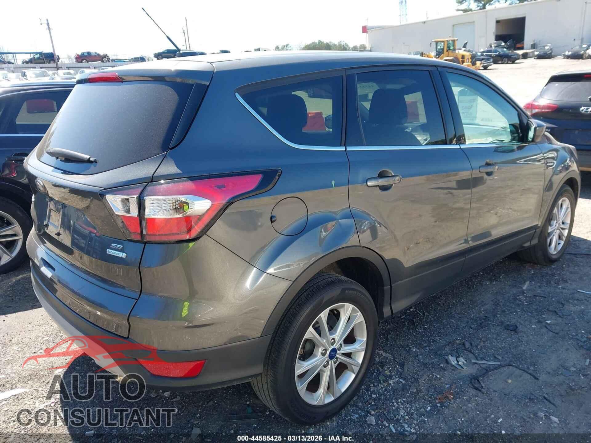 FORD ESCAPE 2017 - 1FMCU0GD2HUC42833