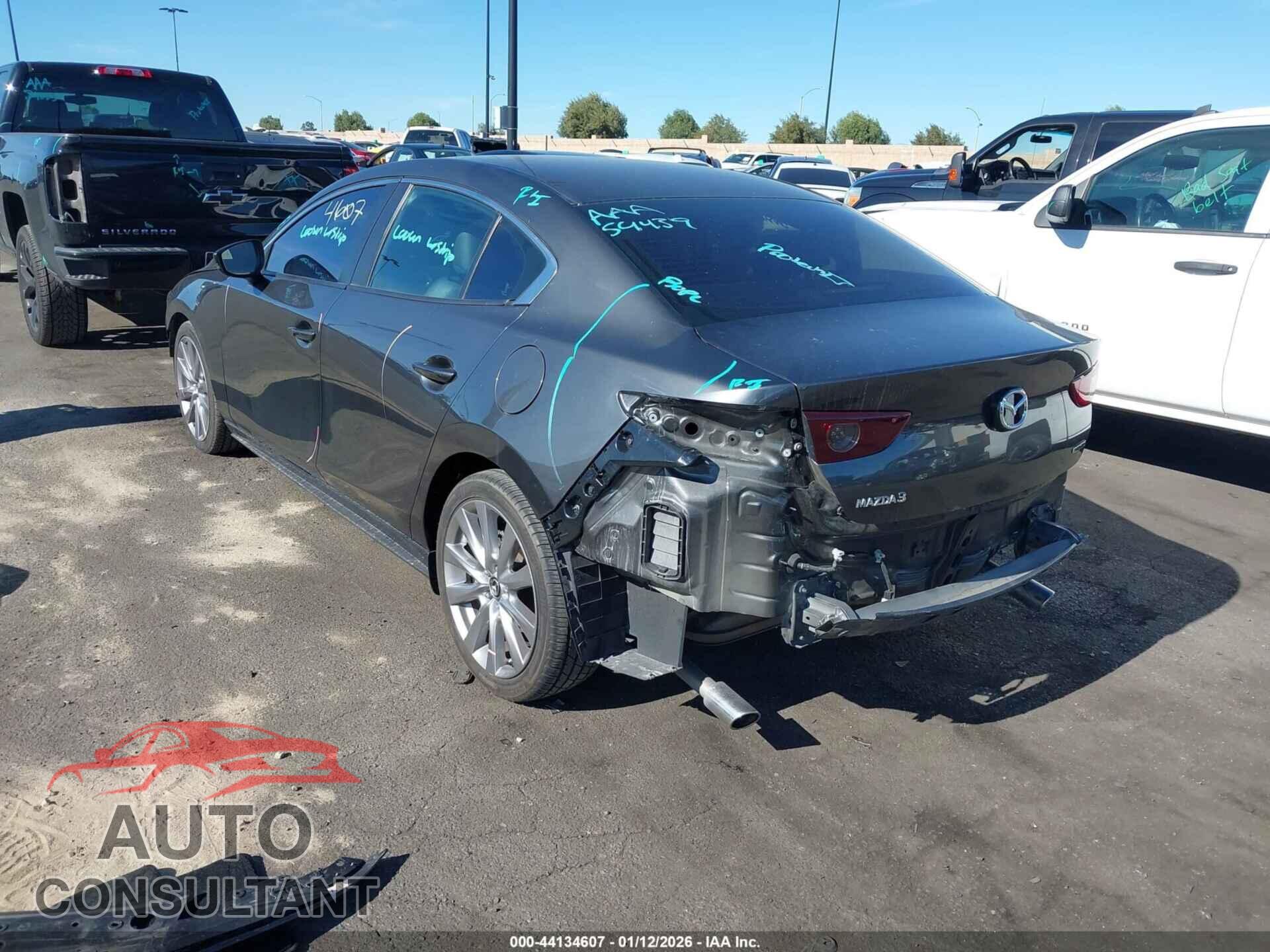 MAZDA MAZDA3 2019 - JM1BPACL1K1110357
