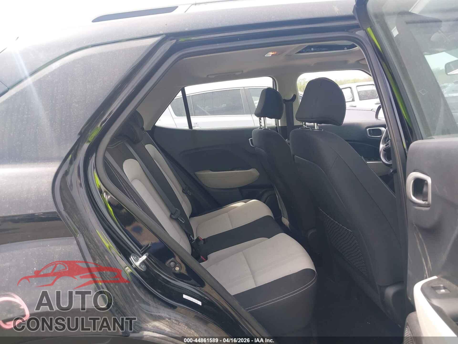 HYUNDAI VENUE 2020 - KMHRC8A38LU039367