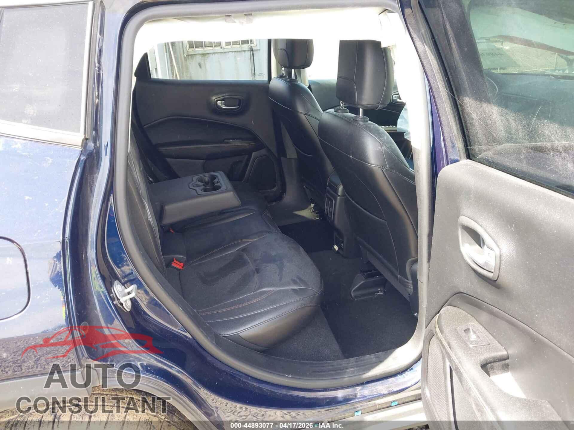 JEEP COMPASS 2018 - 3C4NJDCB5JT437407