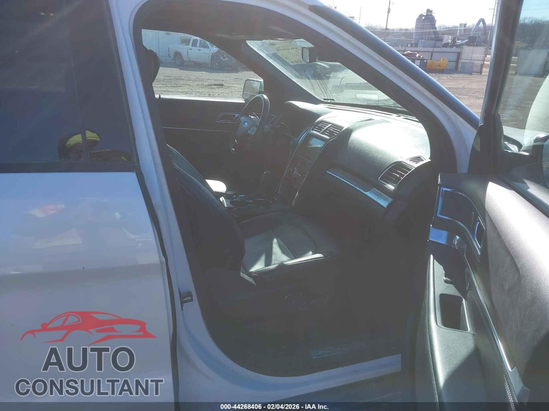 FORD EXPLORER 2018 - 1FM5K8F8XJGB17875