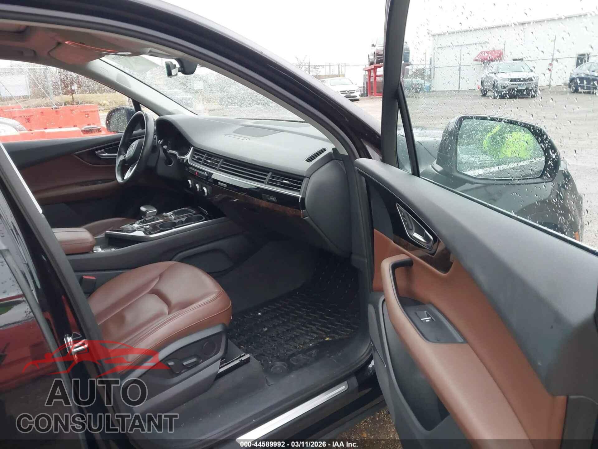 AUDI Q7 2018 - WA1LAAF71JD045103