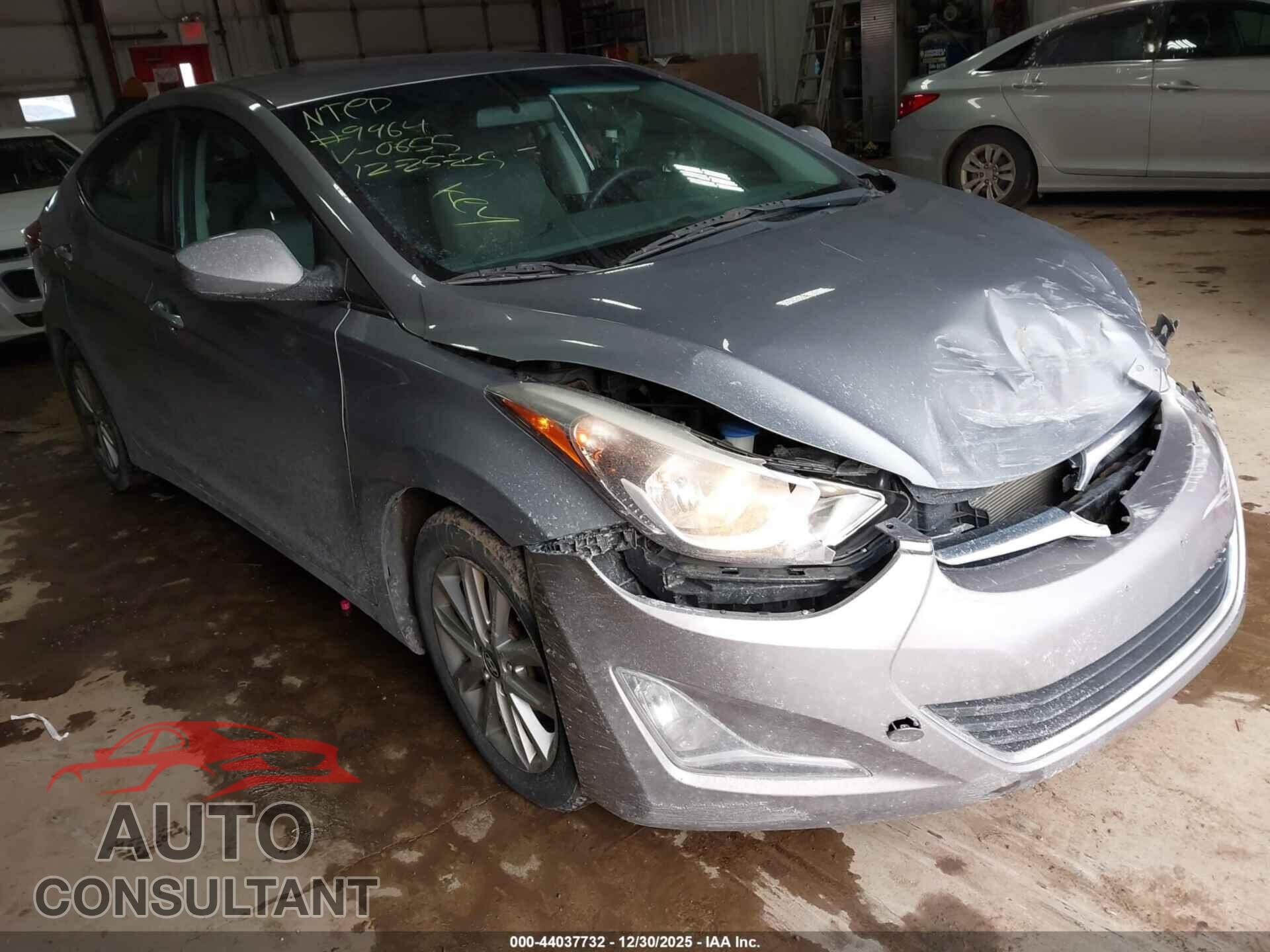 HYUNDAI ELANTRA 2015 - KMHDH4AE1FU300655