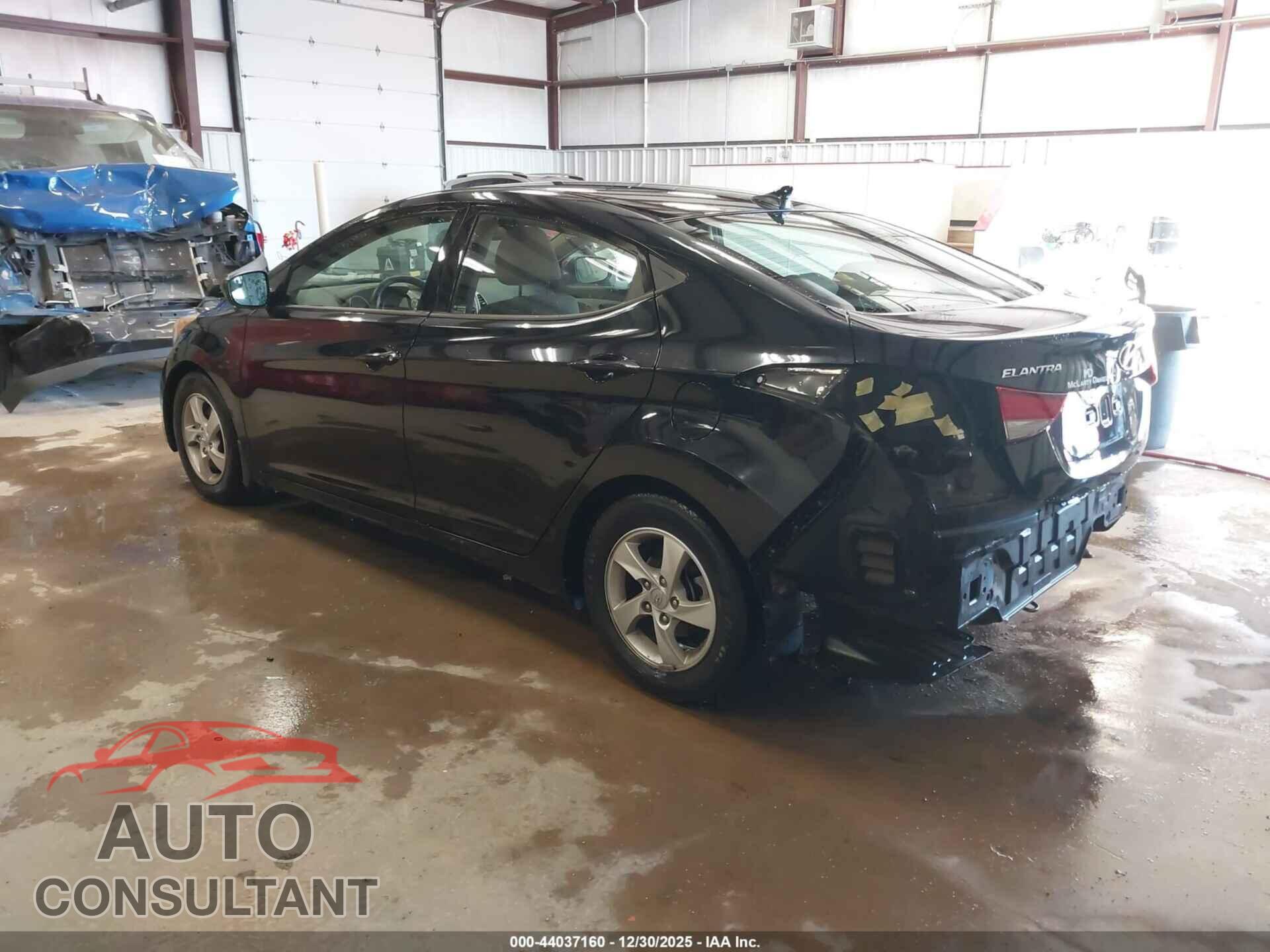 HYUNDAI ELANTRA 2015 - KMHDH4AE2FU381312
