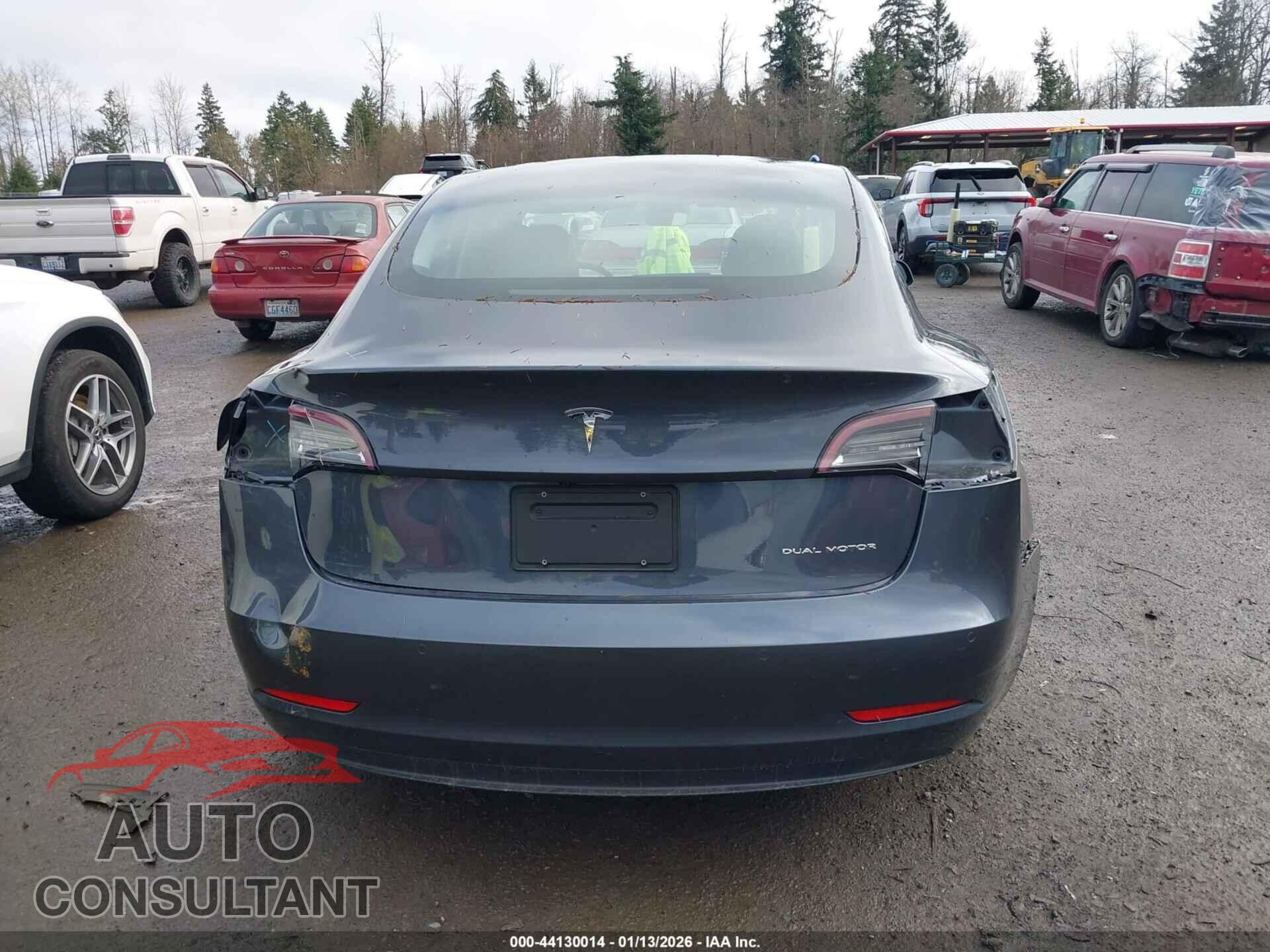 TESLA MODEL 3 2021 - 5YJ3E1EB3MF902695