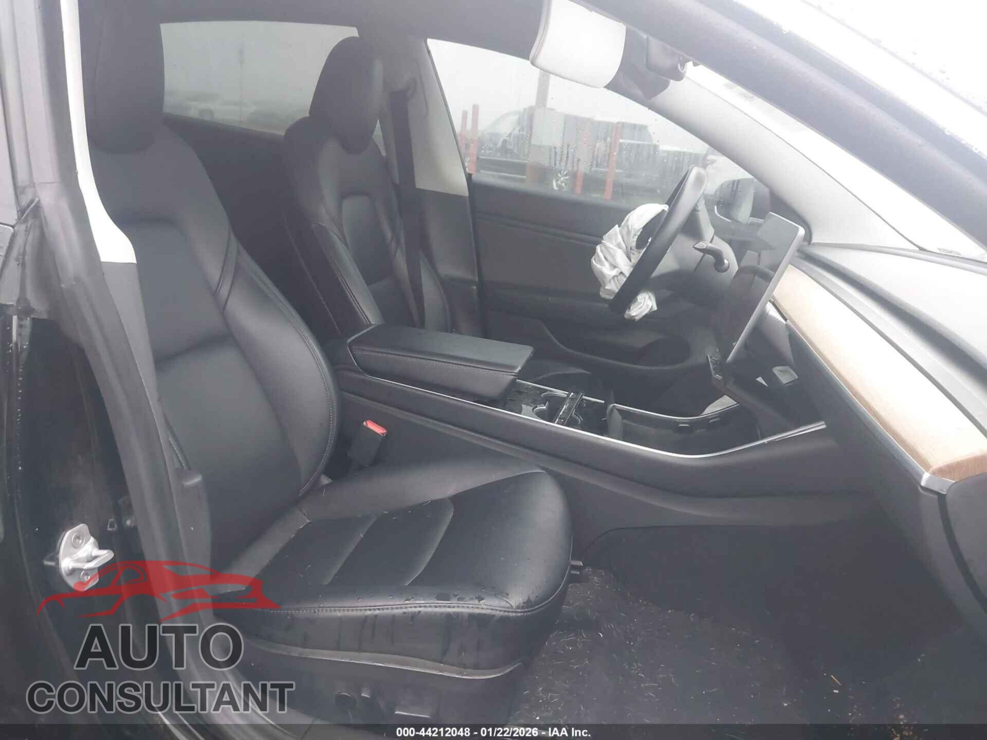 TESLA MODEL 3 2019 - 5YJ3E1EA1KF305596