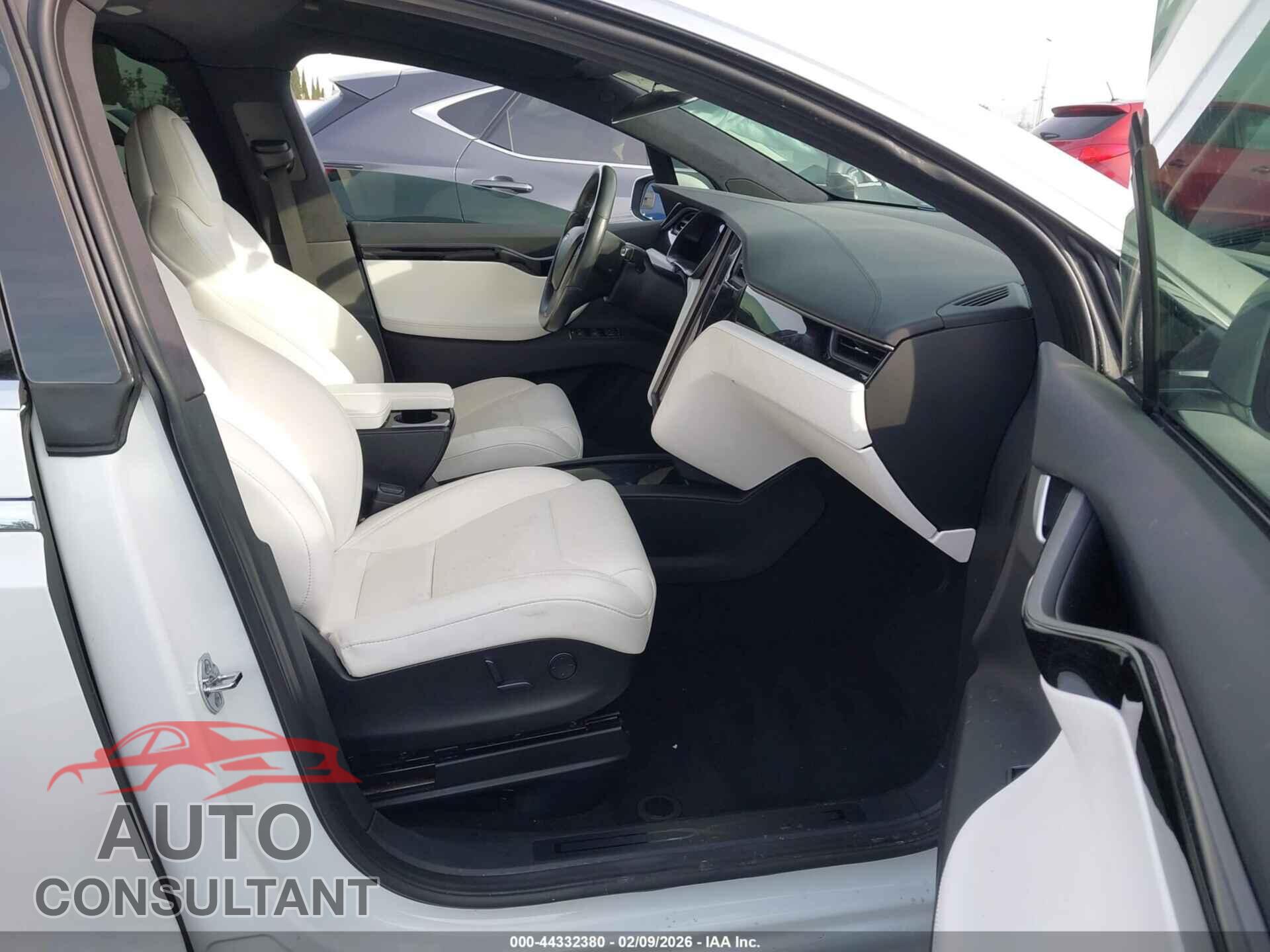 TESLA MODEL X 2018 - 5YJXCBE2XJF121293