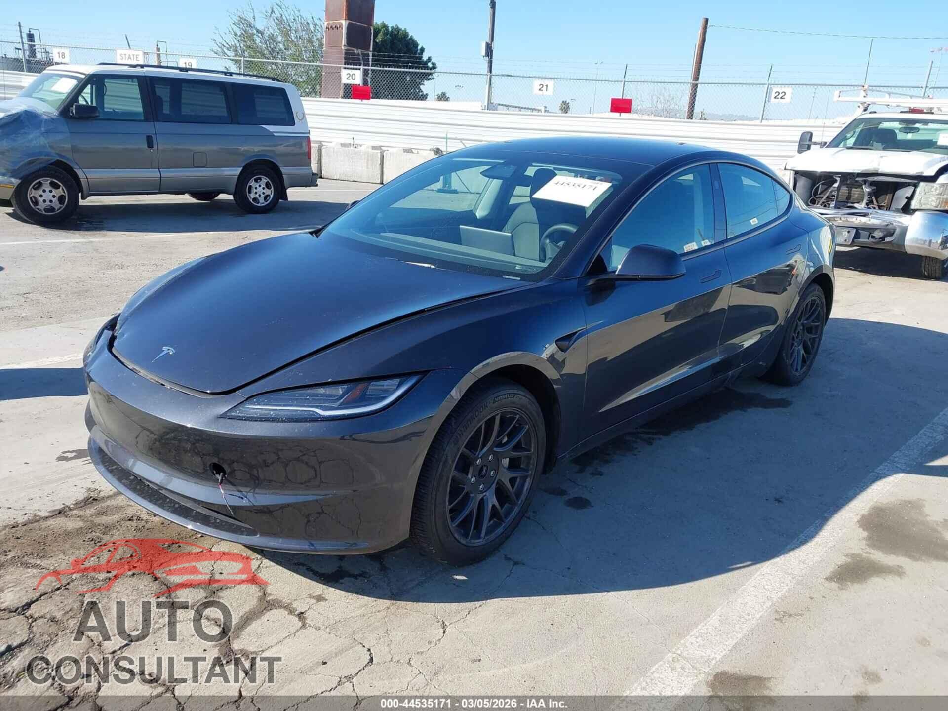 TESLA MODEL 3 2024 - 5YJ3E1EAXRF747058