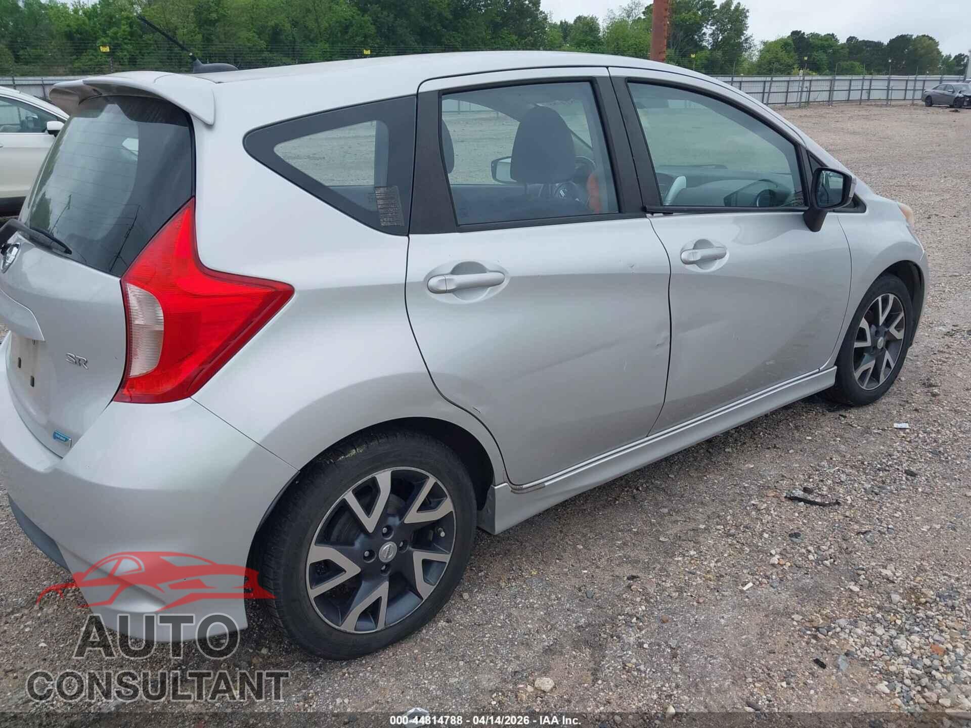 NISSAN VERSA NOTE 2015 - 3N1CE2CP2FL419629