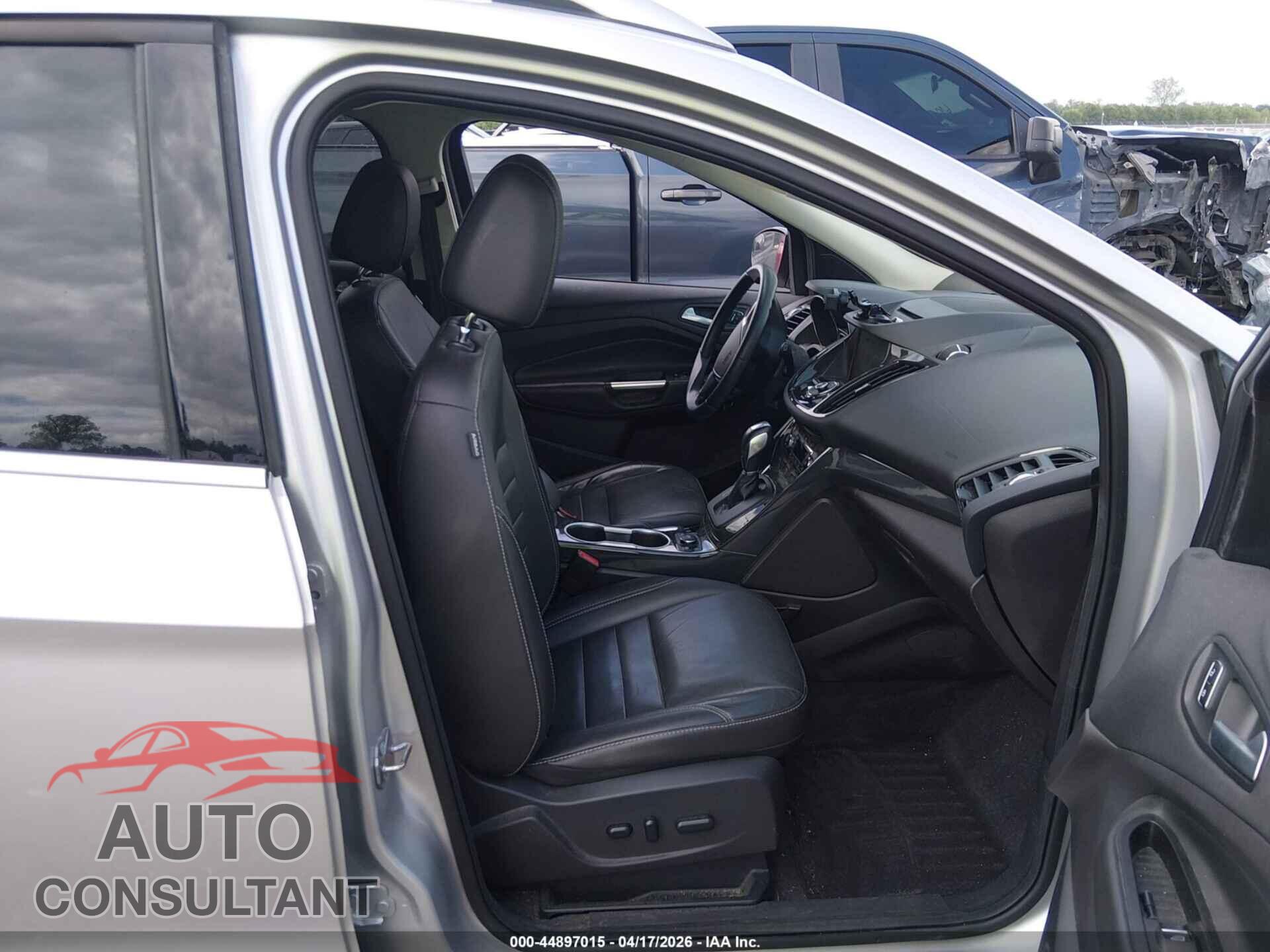 FORD ESCAPE 2015 - 1FMCU0JX5FUC74093