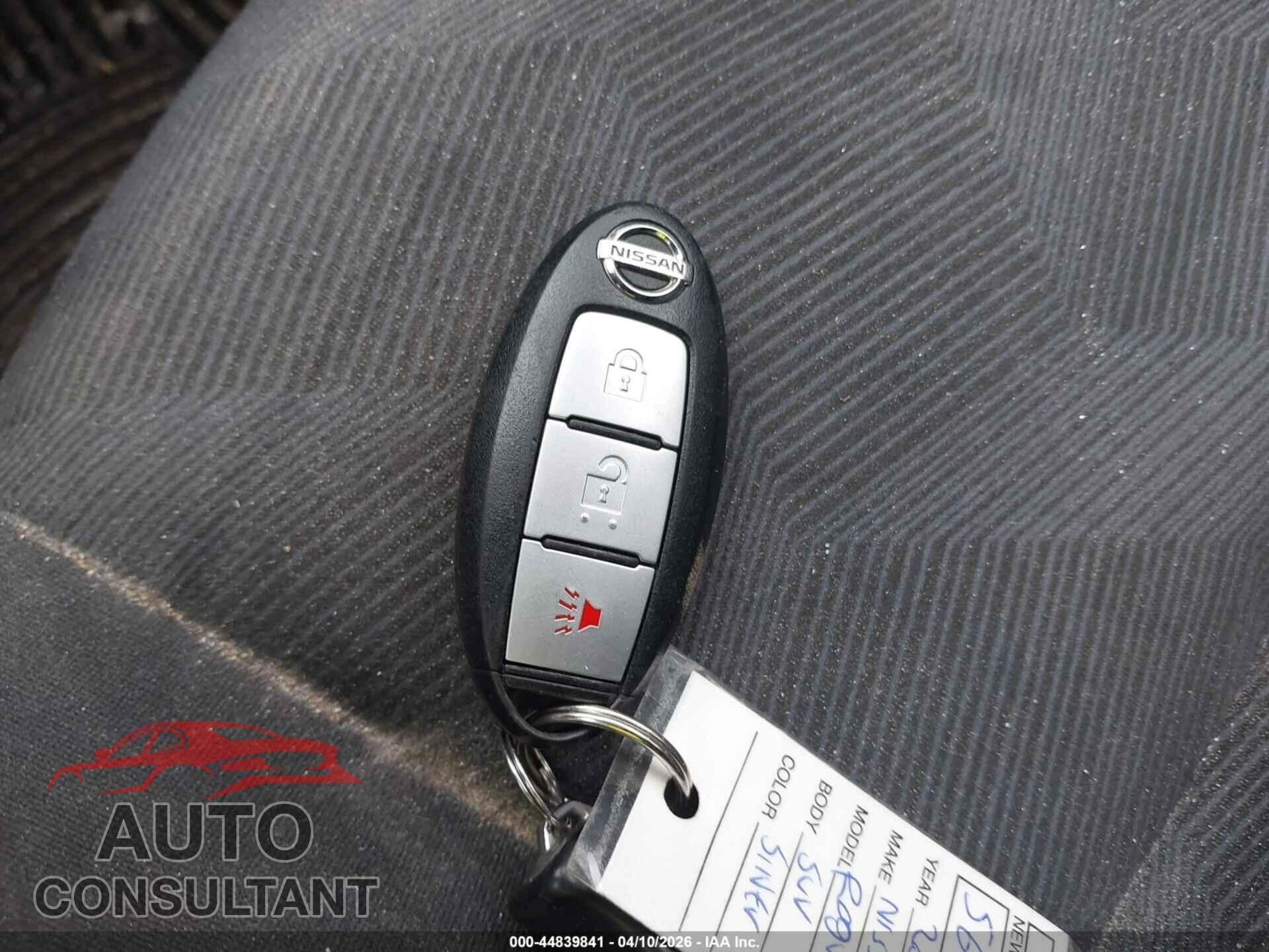 NISSAN ROGUE 2015 - KNMAT2MV2FP562902