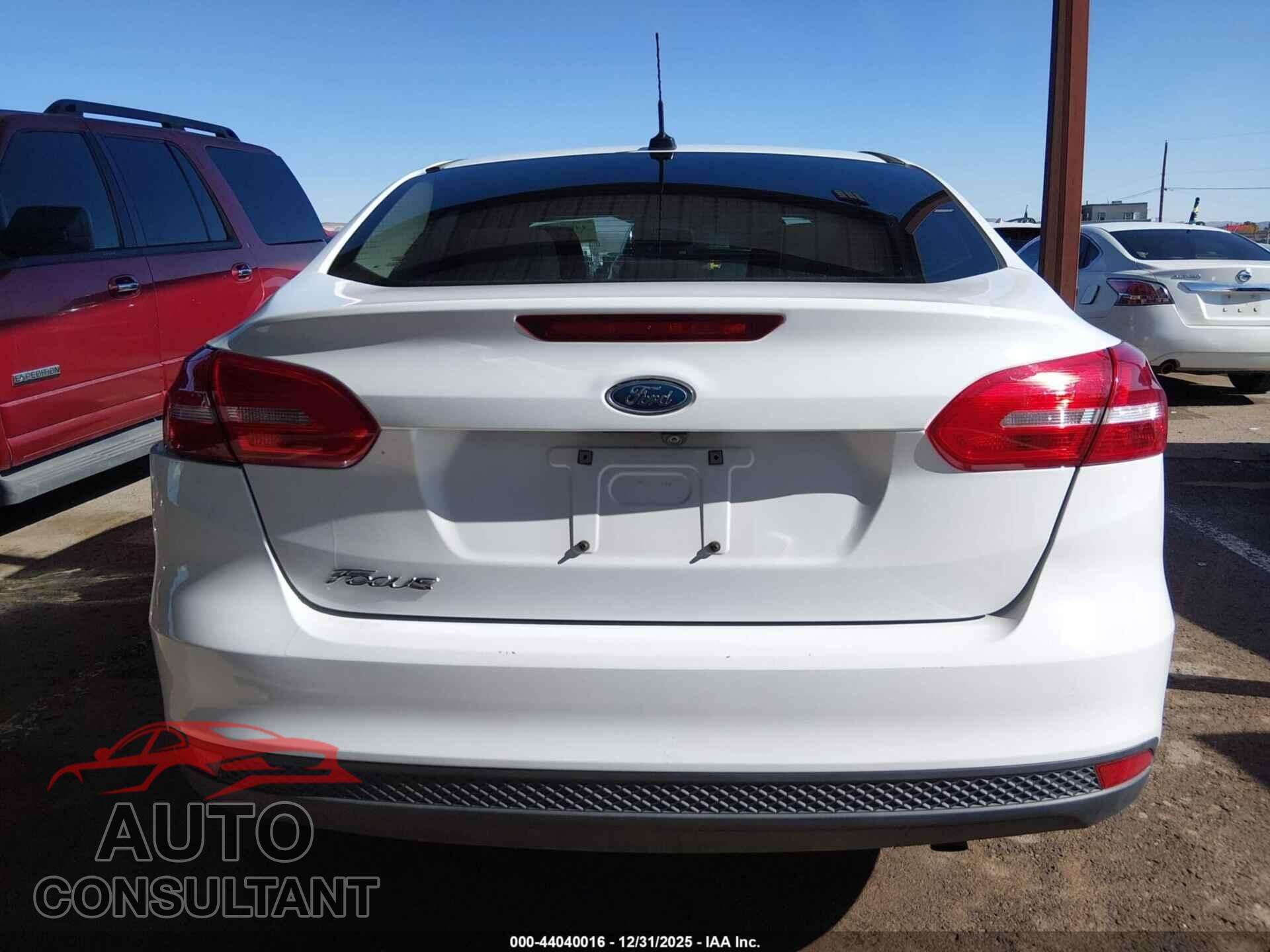 FORD FOCUS 2017 - 1FADP3E24HL324965