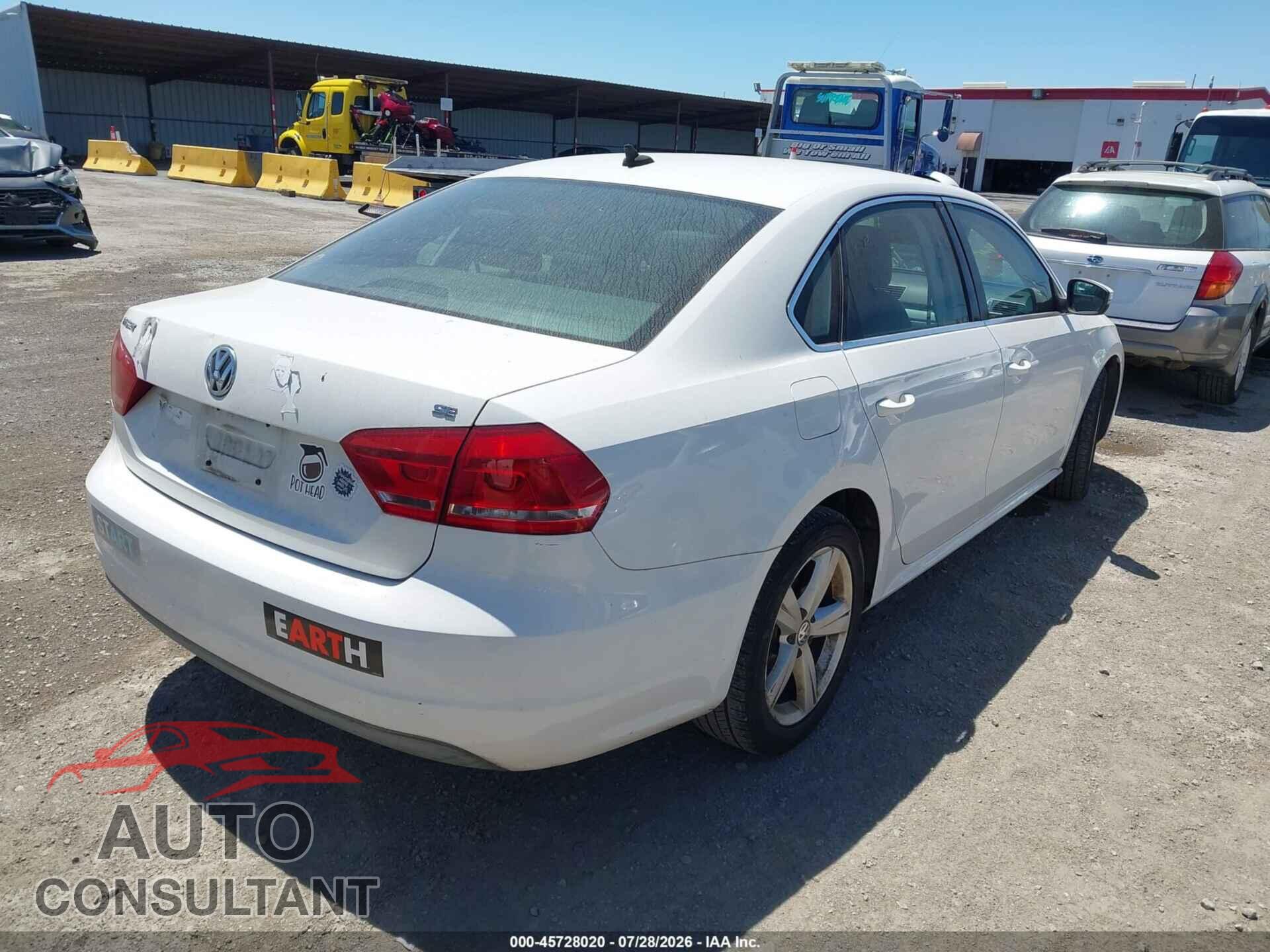 VOLKSWAGEN PASSAT 2013 - 1VWBP7A31DC044452