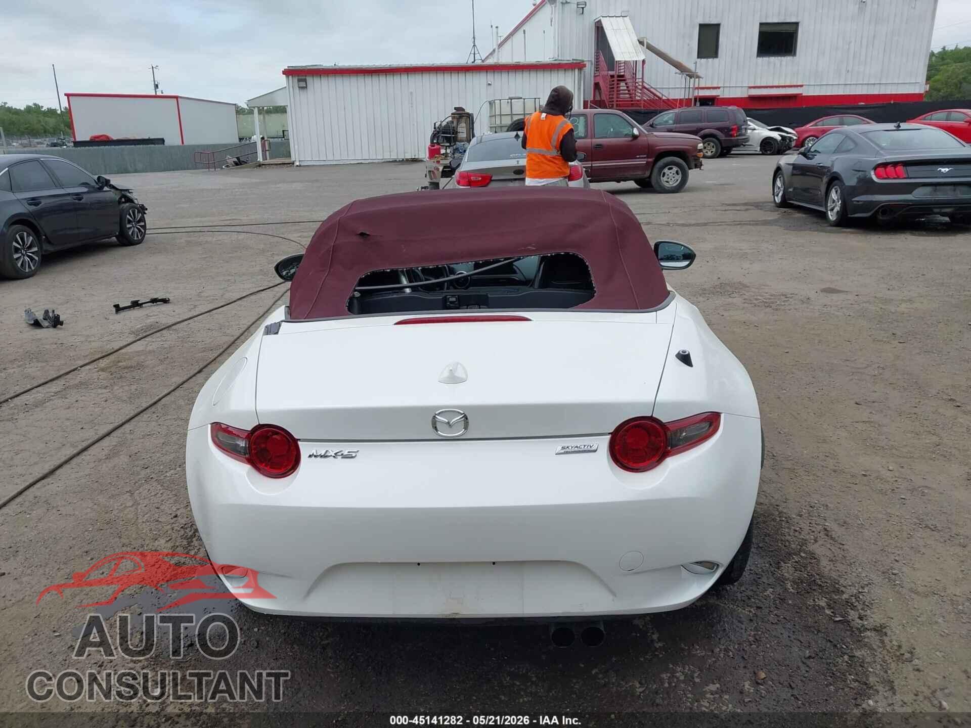 MAZDA MX-5 MIATA 2018 - JM1NDAD77J0201807