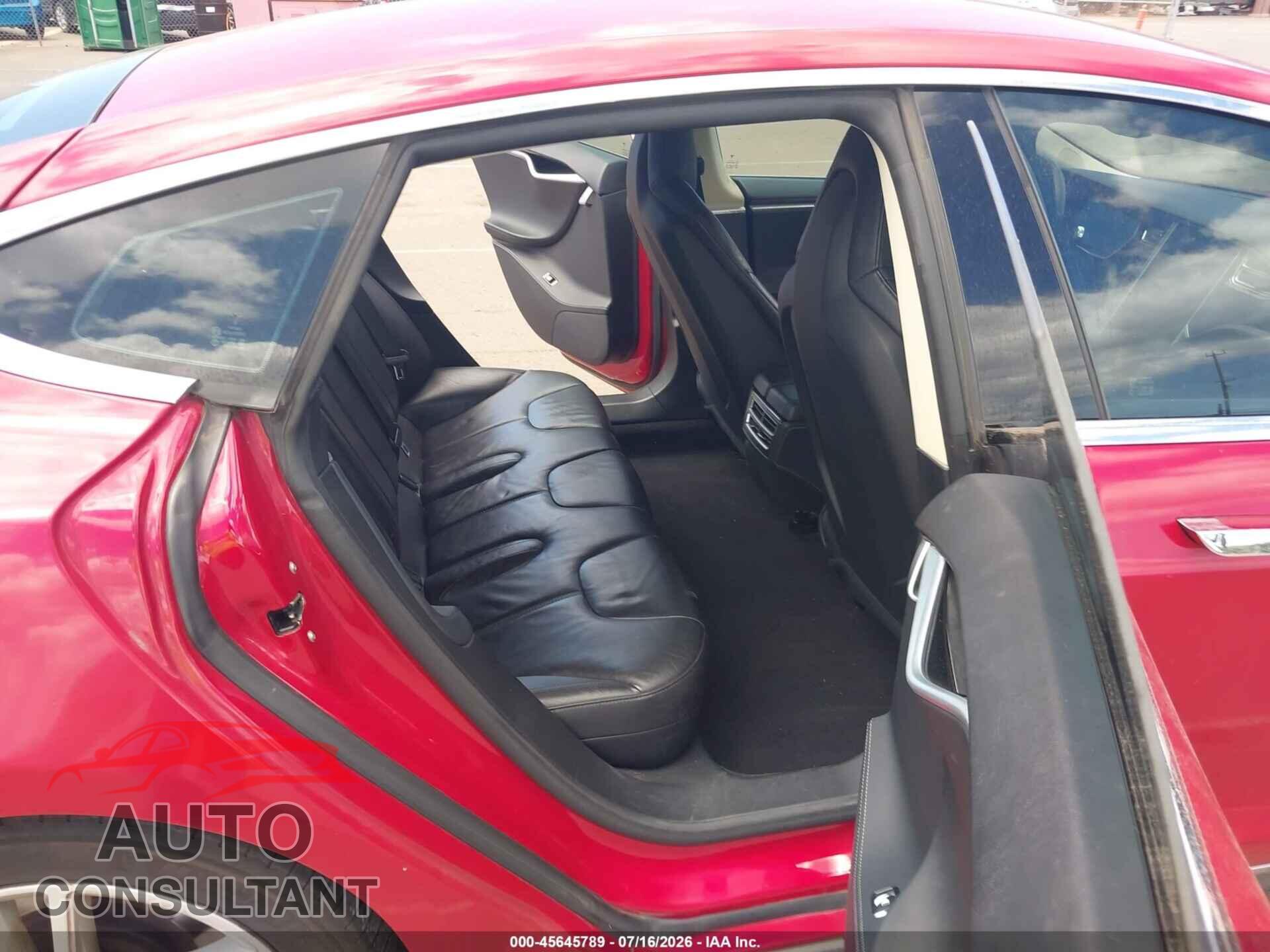 TESLA MODEL S 2014 - 5YJSA1S19EFP38695