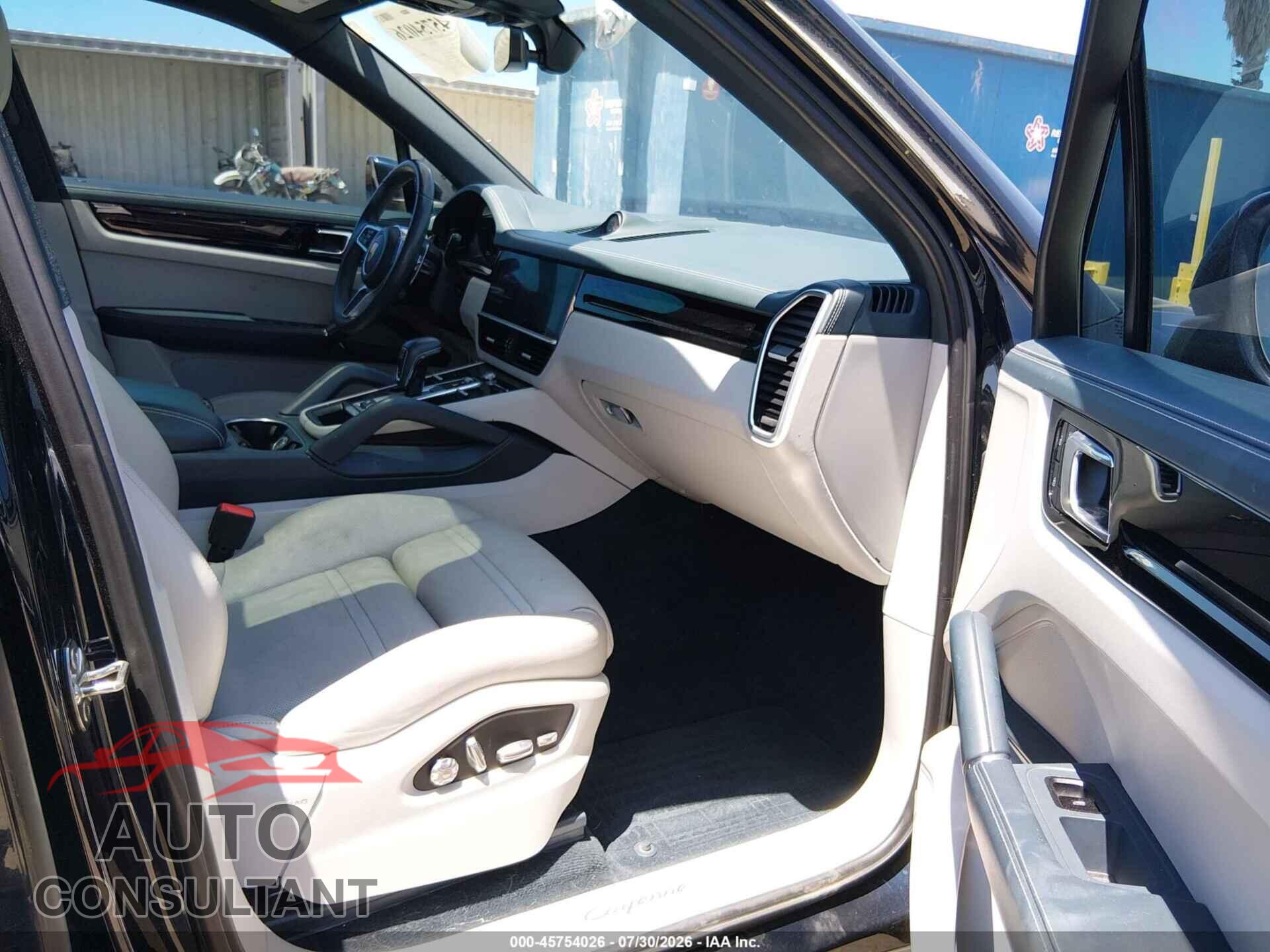 PORSCHE CAYENNE 2019 - WP1AA2AY3KDA17306