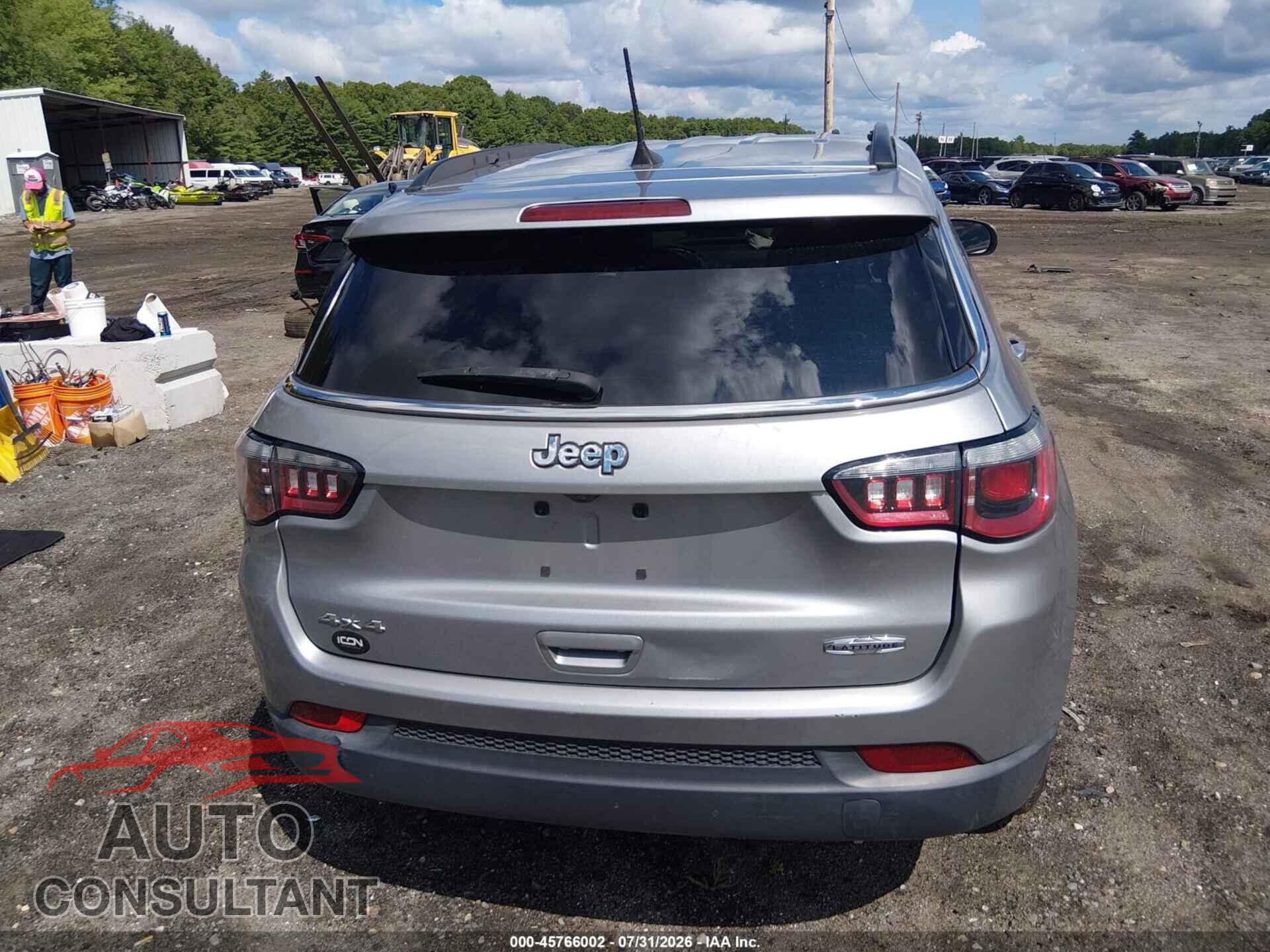 JEEP COMPASS 2018 - 3C4NJDBB3JT397734
