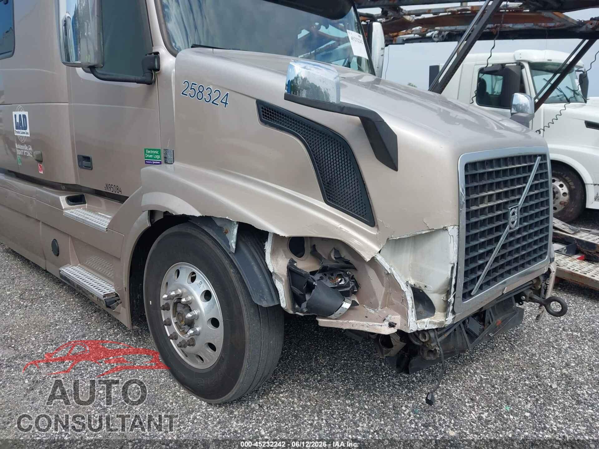 VOLVO VN 2016 - 4V4N99EH6GN950847